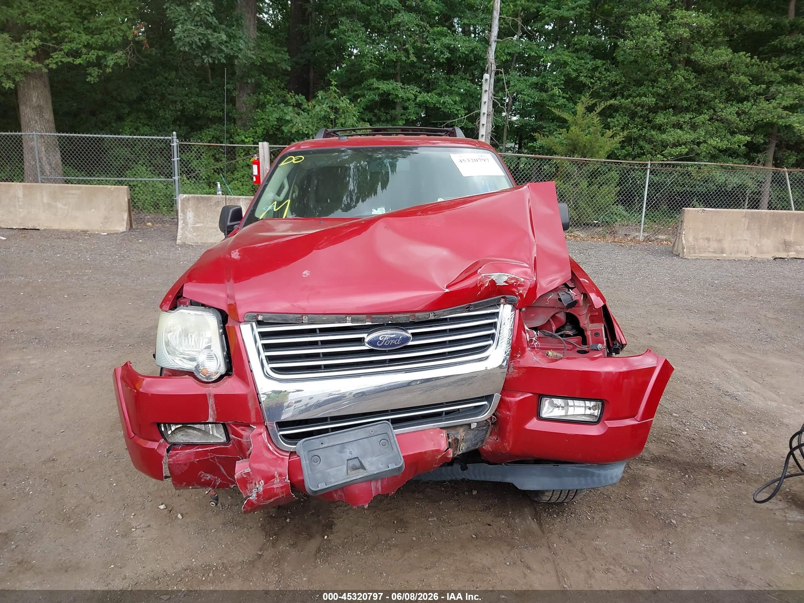 2010 Ford Explorer Xlt Red vin: 1FMEU7DEXAUA81507