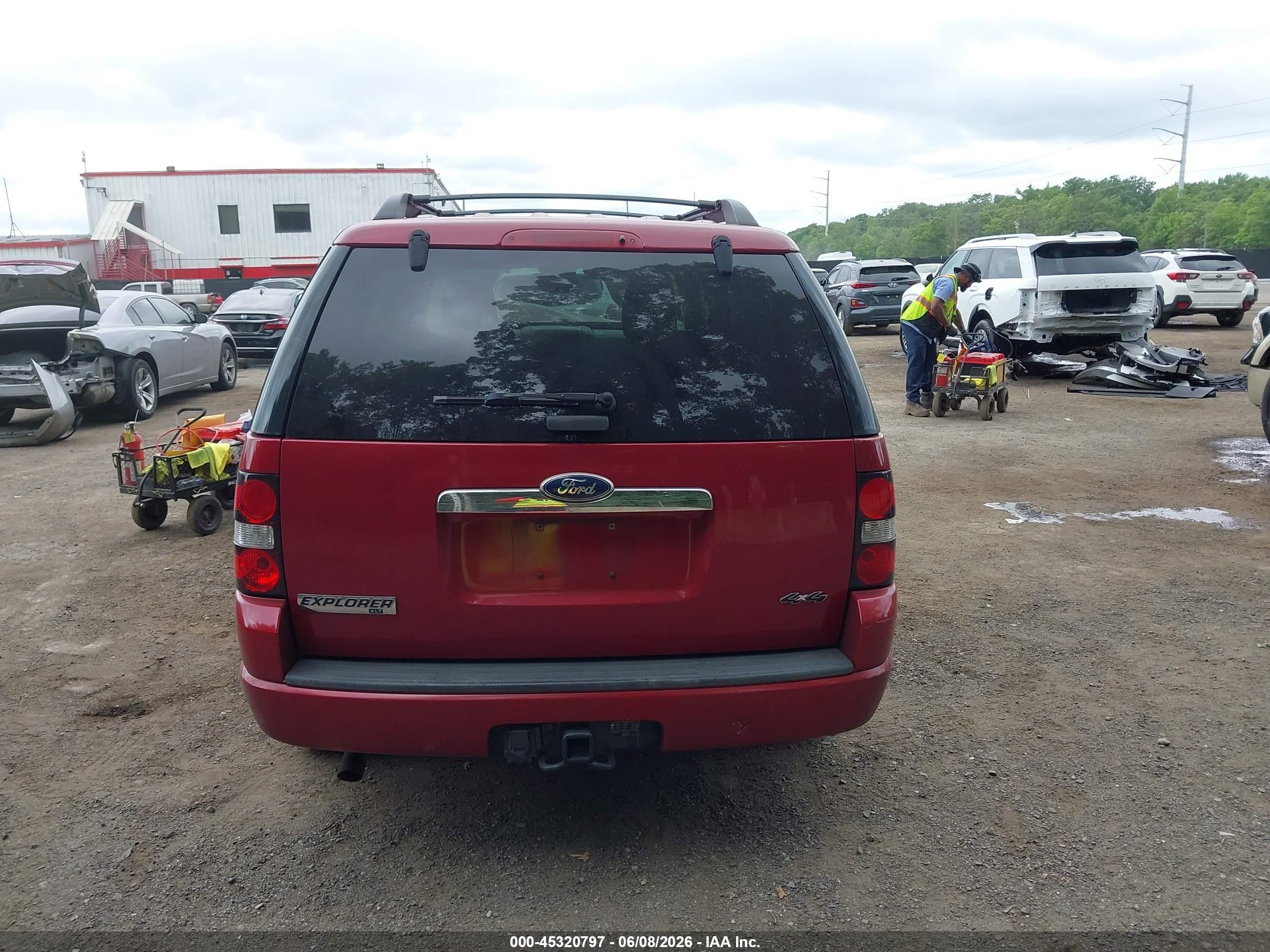 2010 Ford Explorer Xlt Red vin: 1FMEU7DEXAUA81507