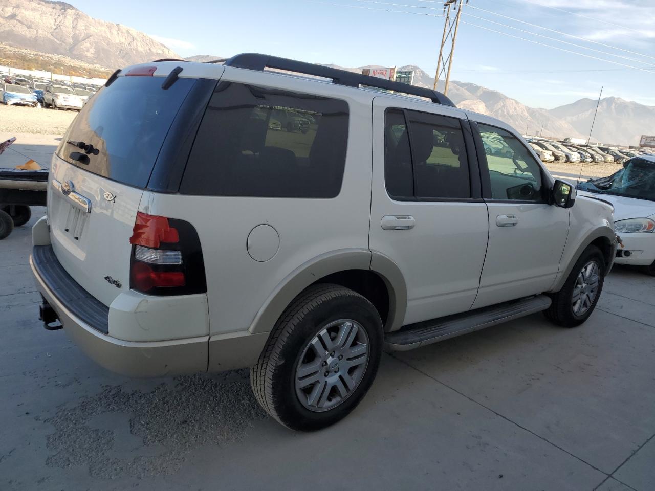 2010 Ford Explorer Eddie Bauer White vin: 1FMEU7E84AUB03719
