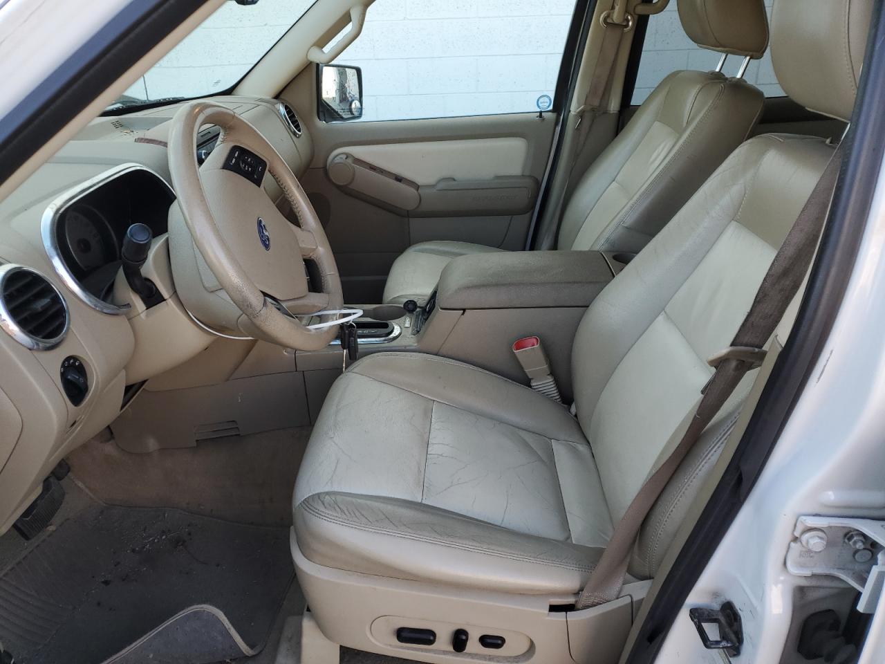 2010 Ford Explorer Eddie Bauer White vin: 1FMEU7E84AUB03719