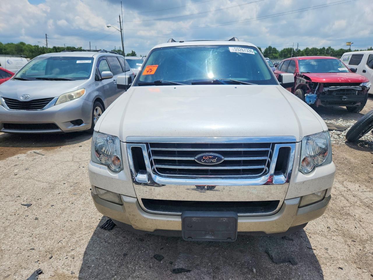 2010 Ford Explorer Eddie Bauer Белый vin: 1FMEU7EE2AUA18366