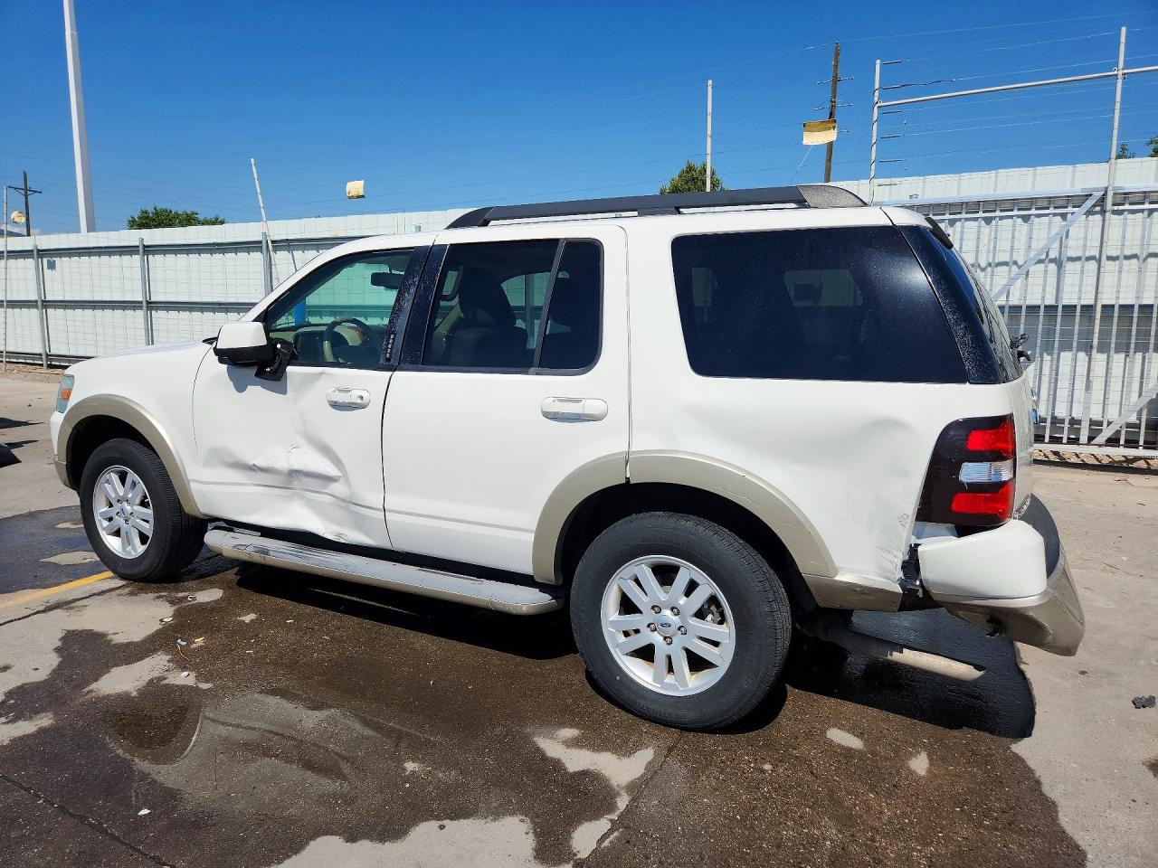 2010 Ford Explorer Eddie Bauer White vin: 1FMEU7EE3AUA59752