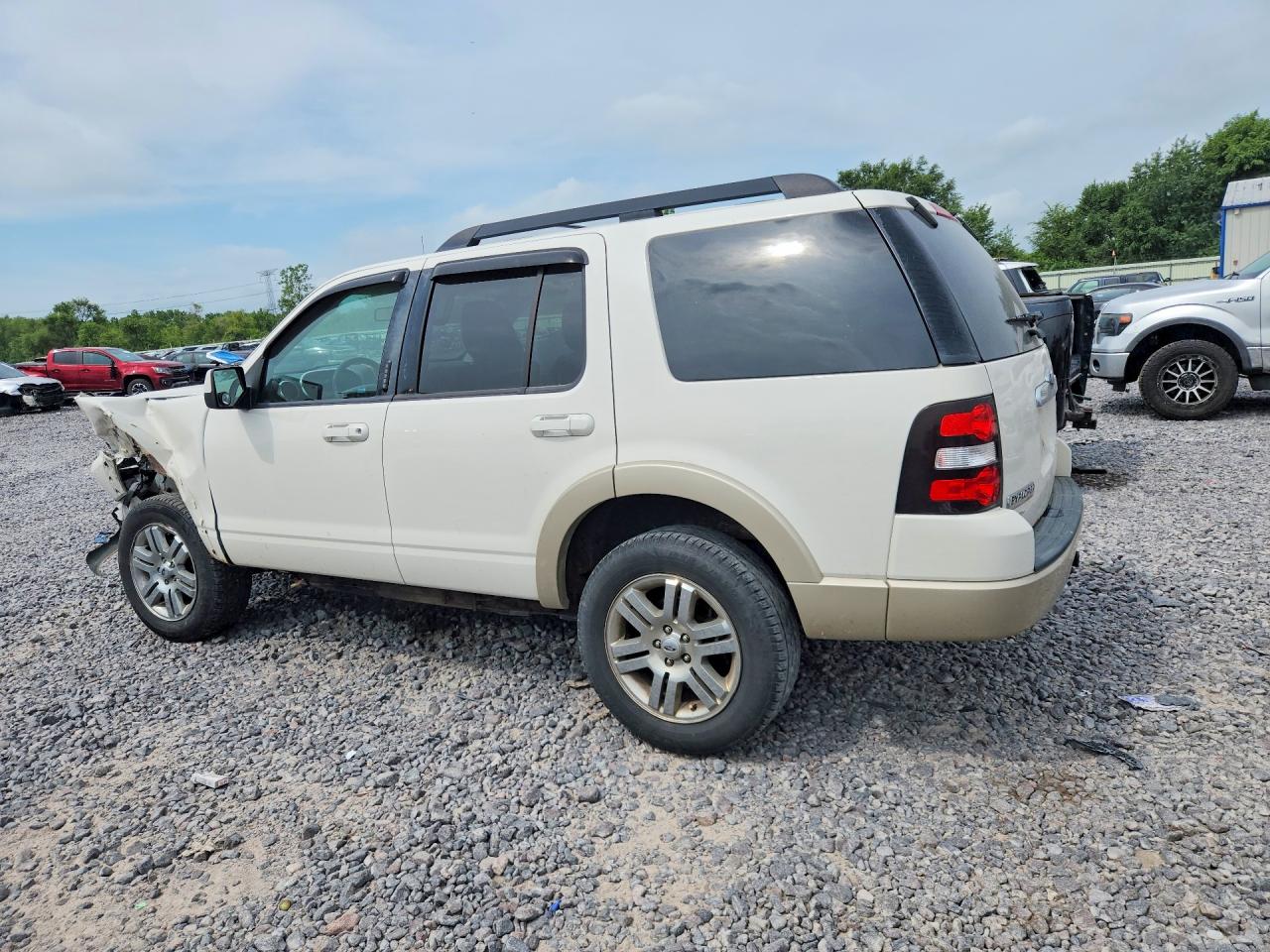 2010 Ford Explorer White vin: 1FMEU7EE4AUA07367