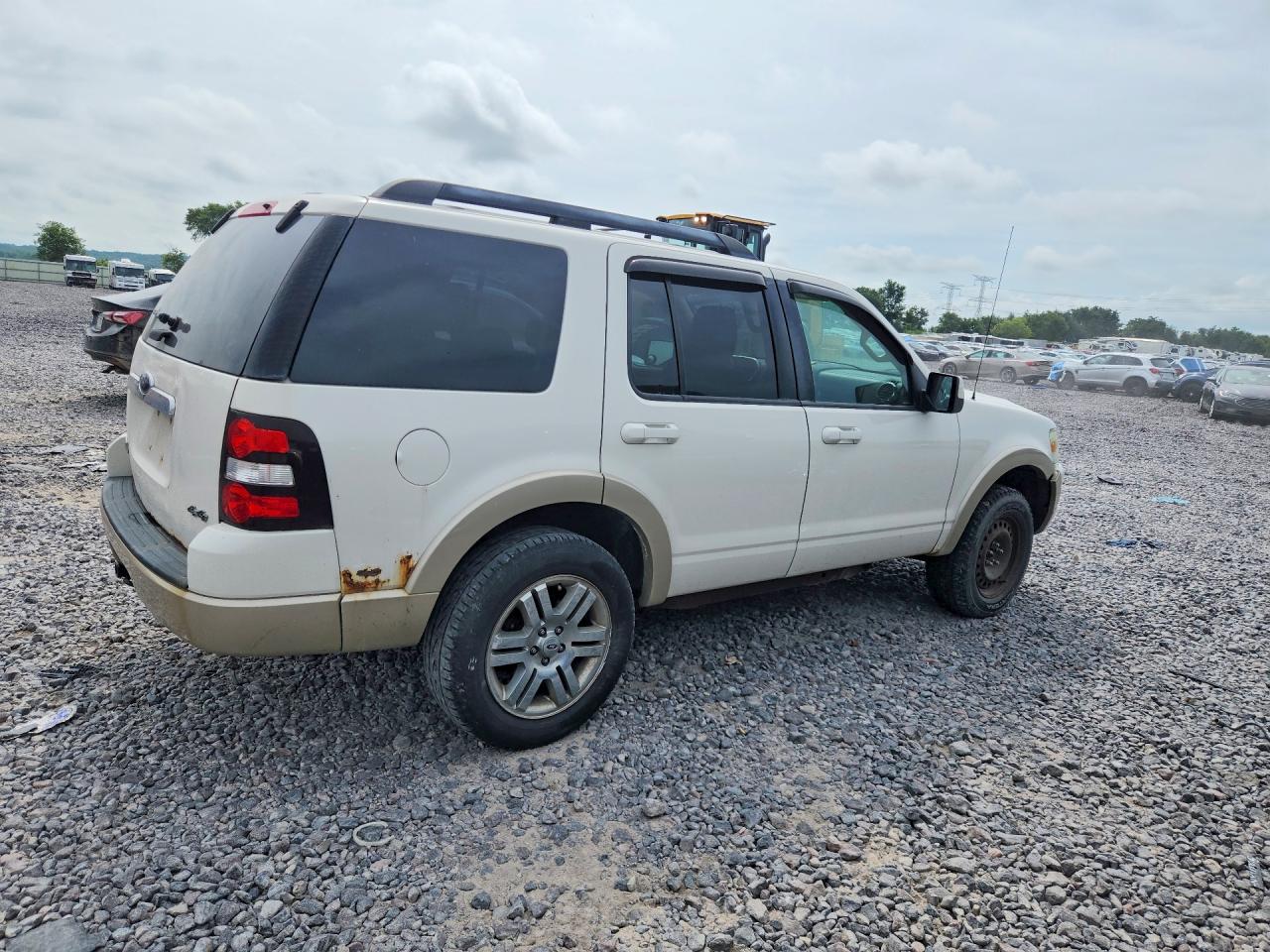 2010 Ford Explorer White vin: 1FMEU7EE4AUA07367