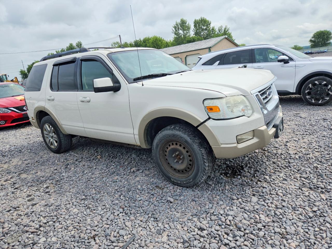 2010 Ford Explorer White vin: 1FMEU7EE4AUA07367