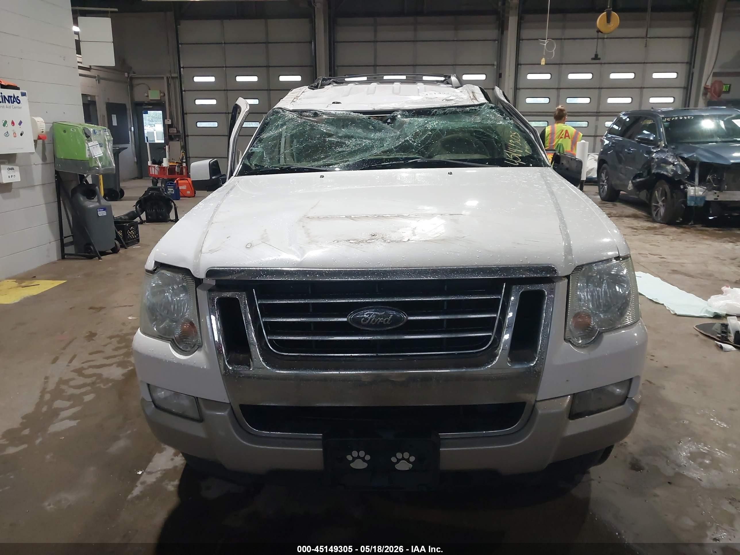 2010 Ford Explorer Eddie Bauer White vin: 1FMEU7EE5AUA32049