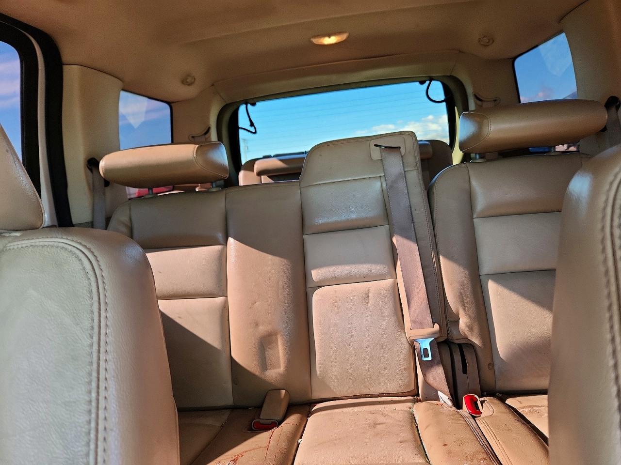 2010 Ford Explorer Eddie Bauer White vin: 1FMEU7EE6AUA01828