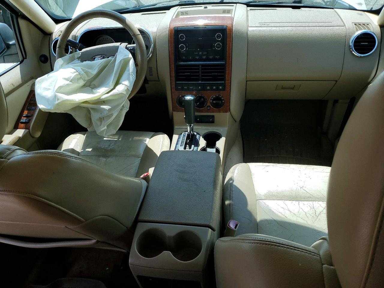 2010 Ford Explorer Eddie Bauer White vin: 1FMEU7EE9AUA40915