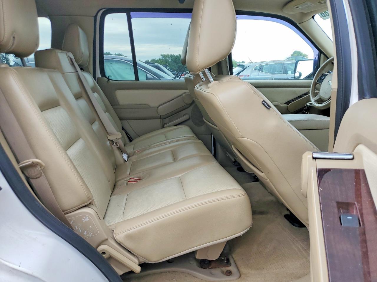 2010 Ford Explorer Limited White vin: 1FMEU7F82AUA03794