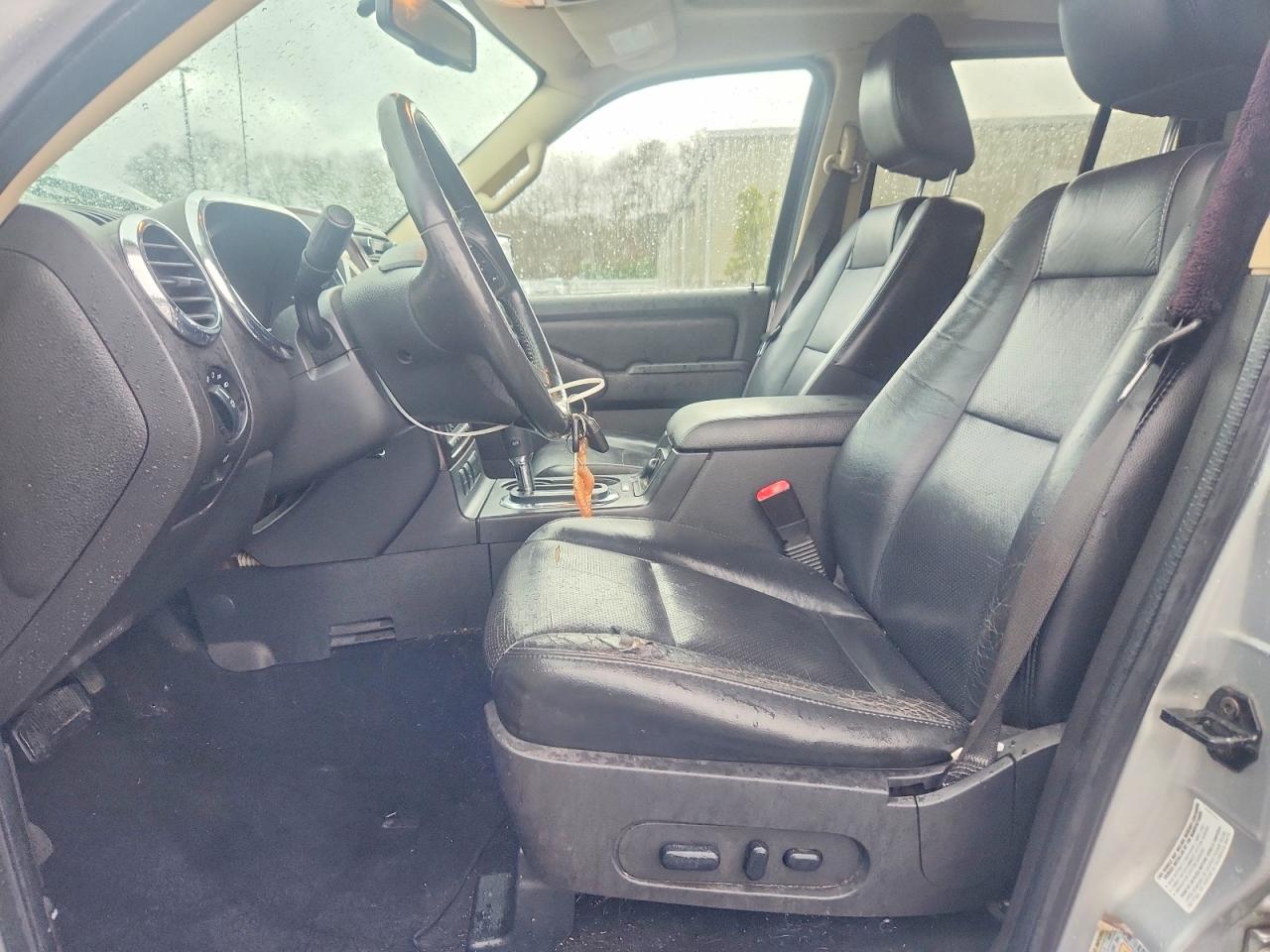 2010 Ford Explorer Limited Серебряный vin: 1FMEU7FE2AUA51219