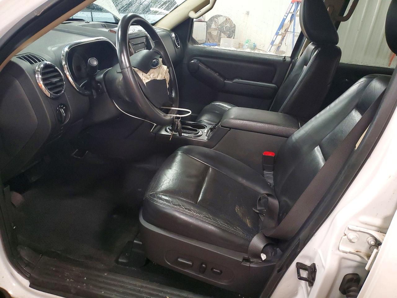 2010 Ford Explorer Limited Белый vin: 1FMEU8F82AUA73852
