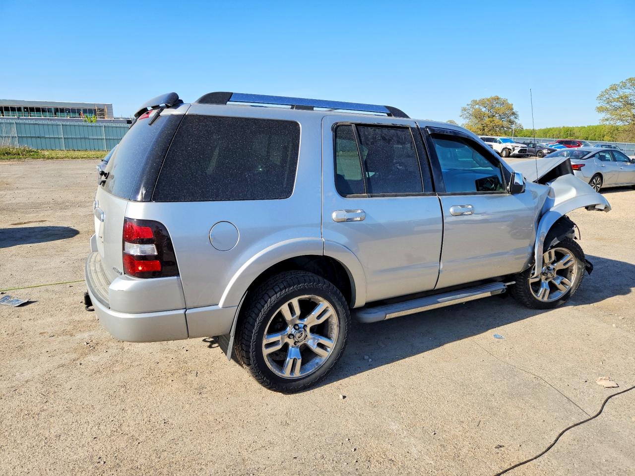 2010 Ford Explorer Limited Silver vin: 1FMEU8F89AUA95802