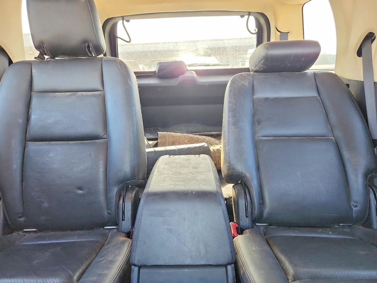 2010 Ford Explorer Limited Silver vin: 1FMEU8F89AUA95802