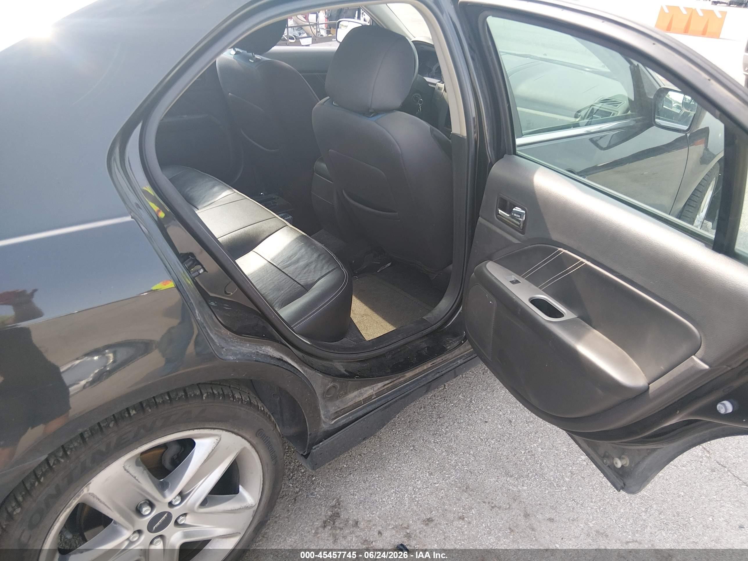 2008 Ford Taurus X   Black vin: 1FMFK02W68GA30180