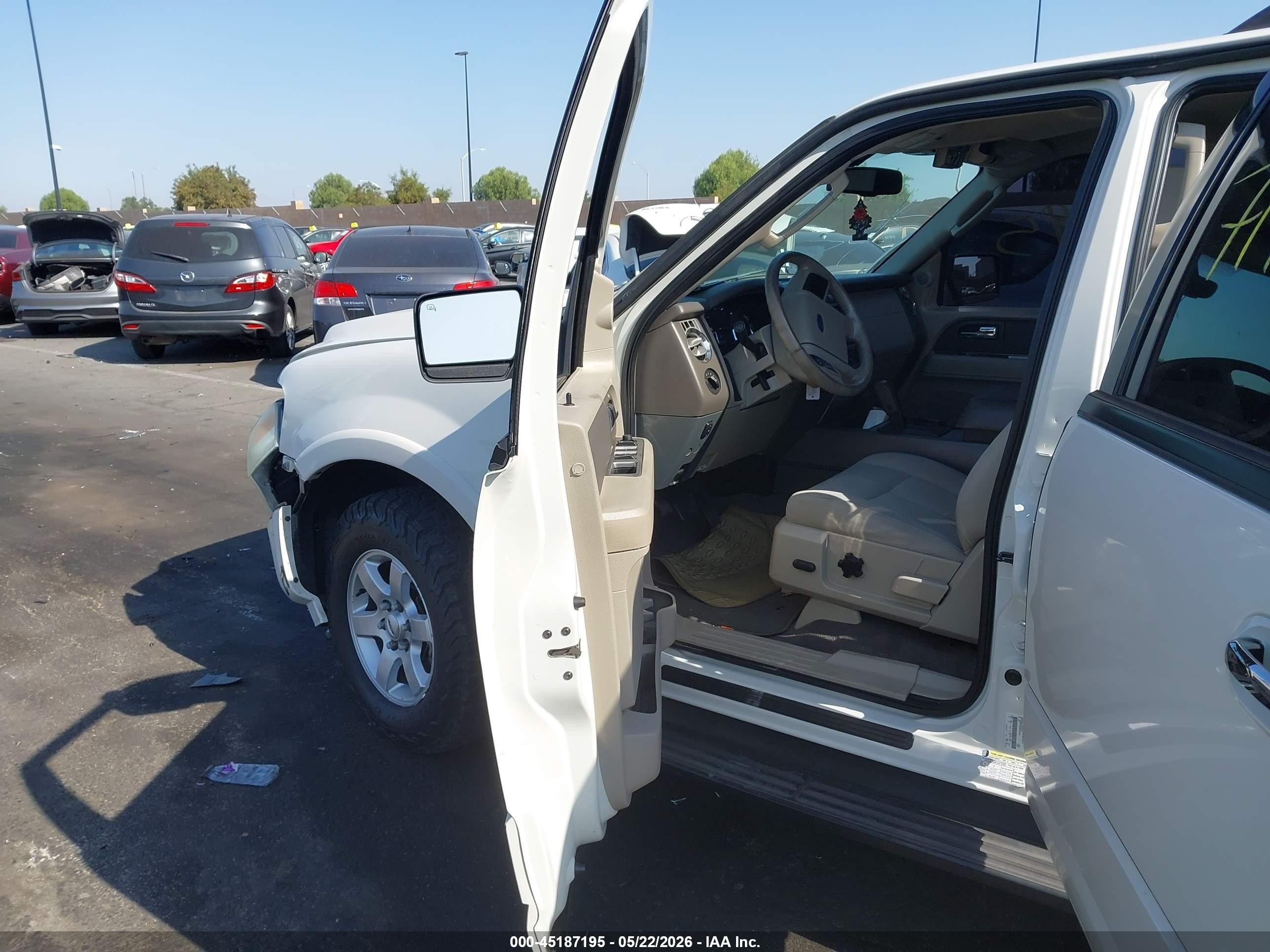 2008 Ford Expedition El Xlt White vin: 1FMFK15548LA07554