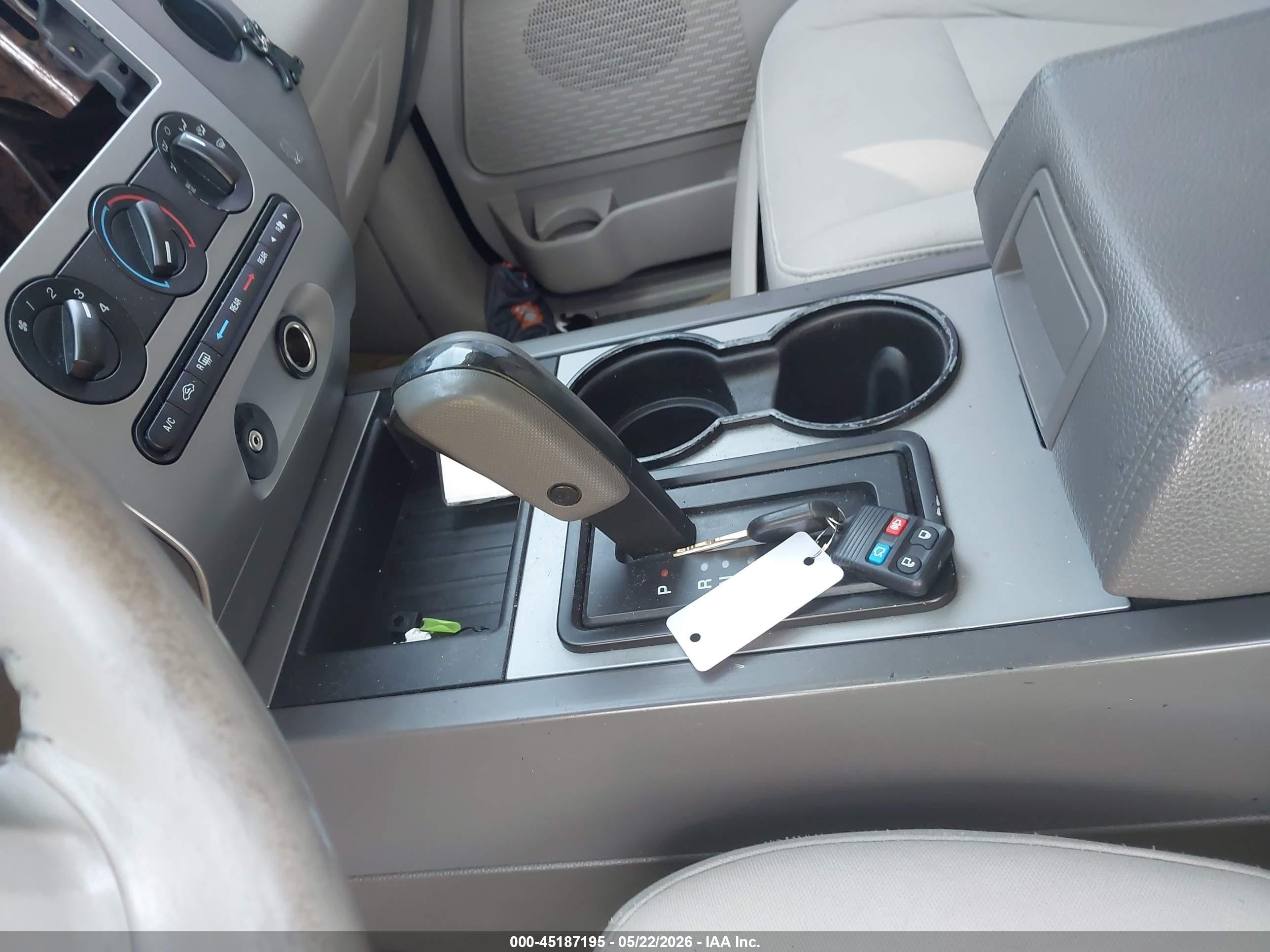 2008 Ford Expedition El Xlt White vin: 1FMFK15548LA07554