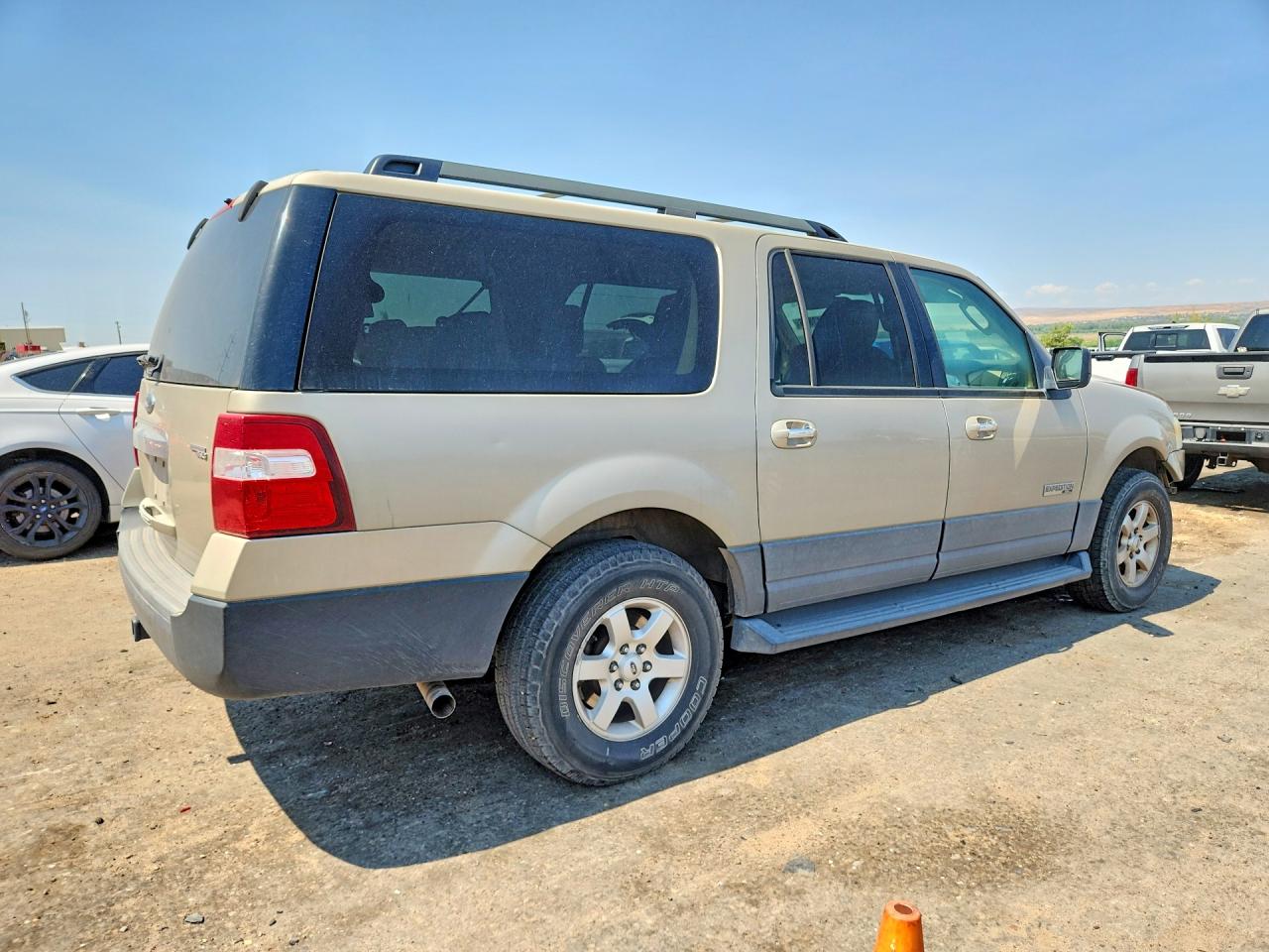 2007 Ford Expedition El Xlt Cream vin: 1FMFK16537LA44835