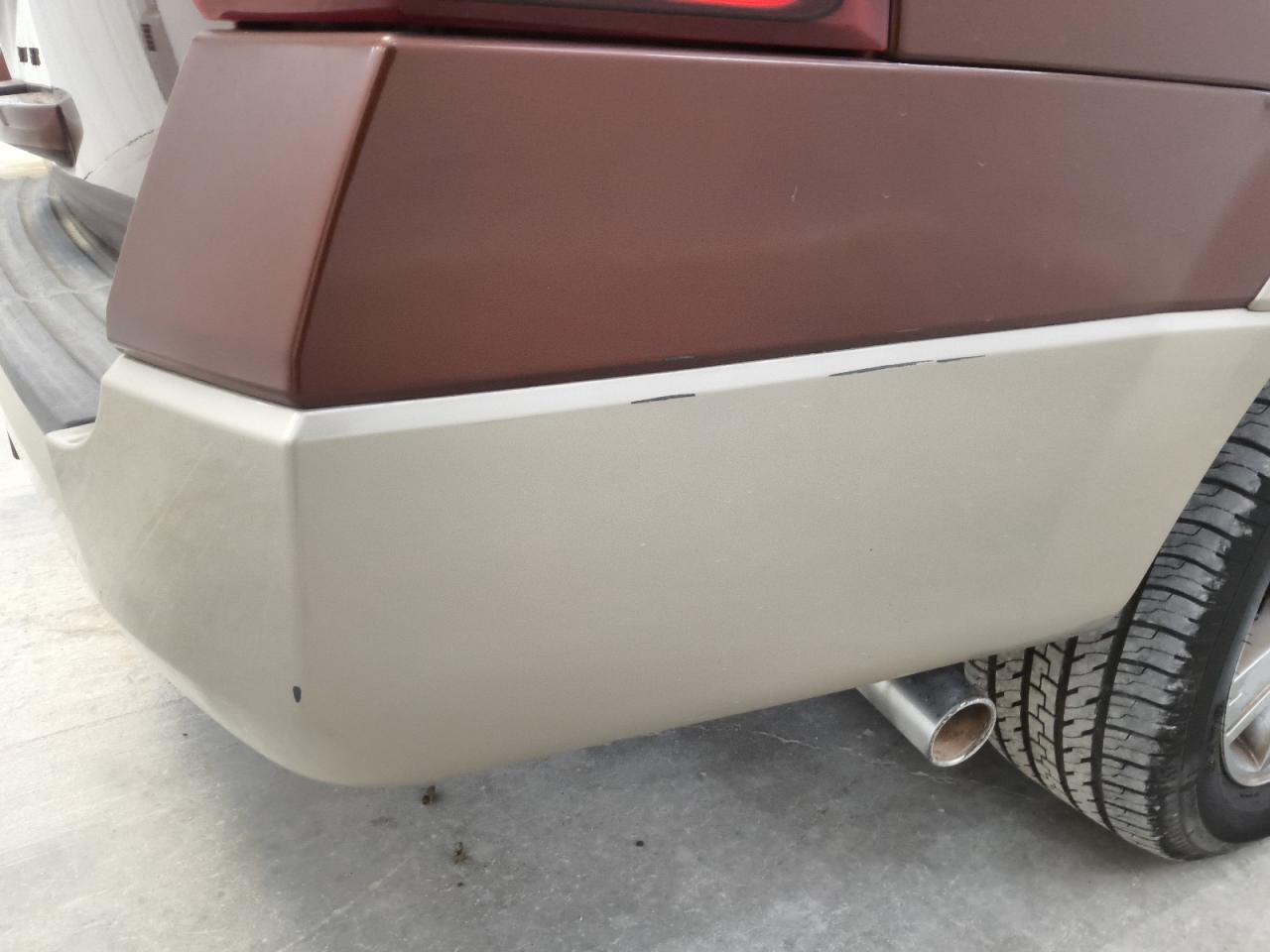 2008 Ford Expedition El Eddie Bauer Brown vin: 1FMFK17548LA68688 Damage: Rear Bumper, Heavy Scratch, 1 To 2 Inches