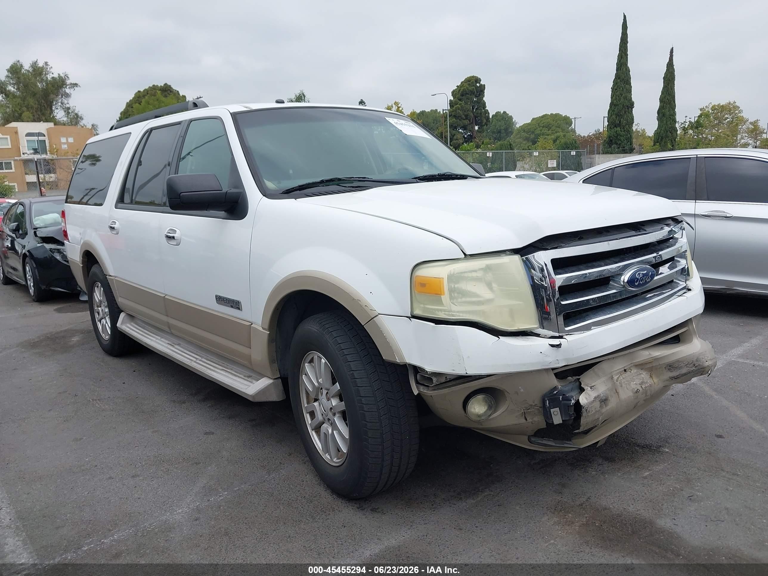 2007 Ford Expedition El Eddie Bauer White vin: 1FMFK17577LA56260