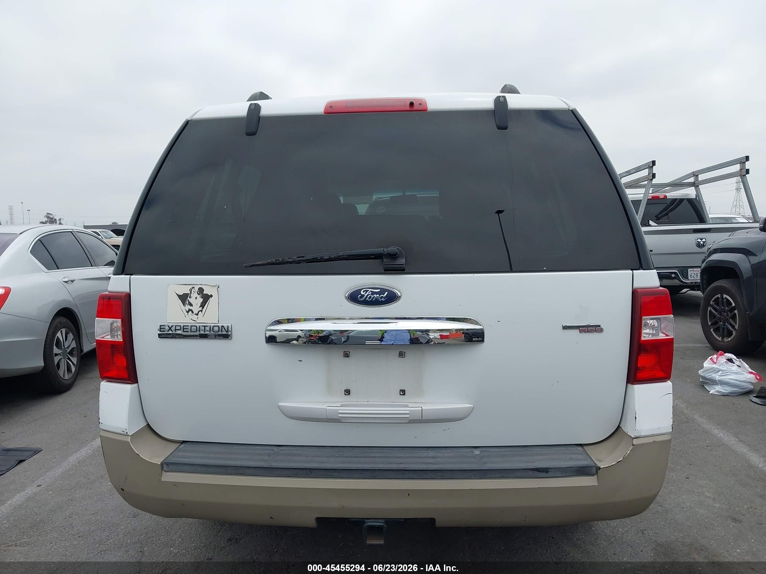 2007 Ford Expedition El Eddie Bauer White vin: 1FMFK17577LA56260