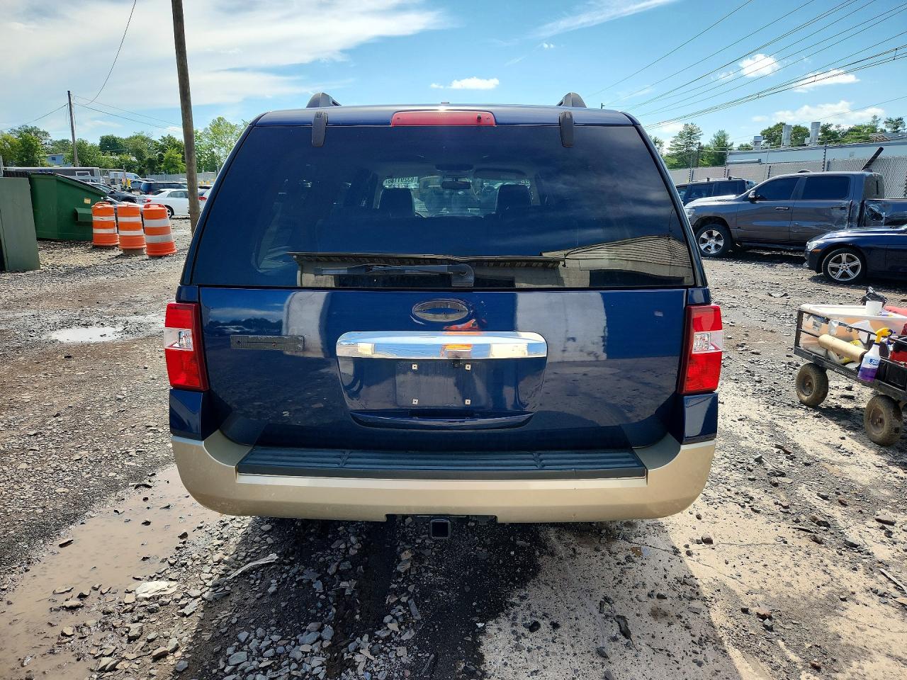 2008 Ford Expedition El Eddie Bauer Blue vin: 1FMFK18558LA81271