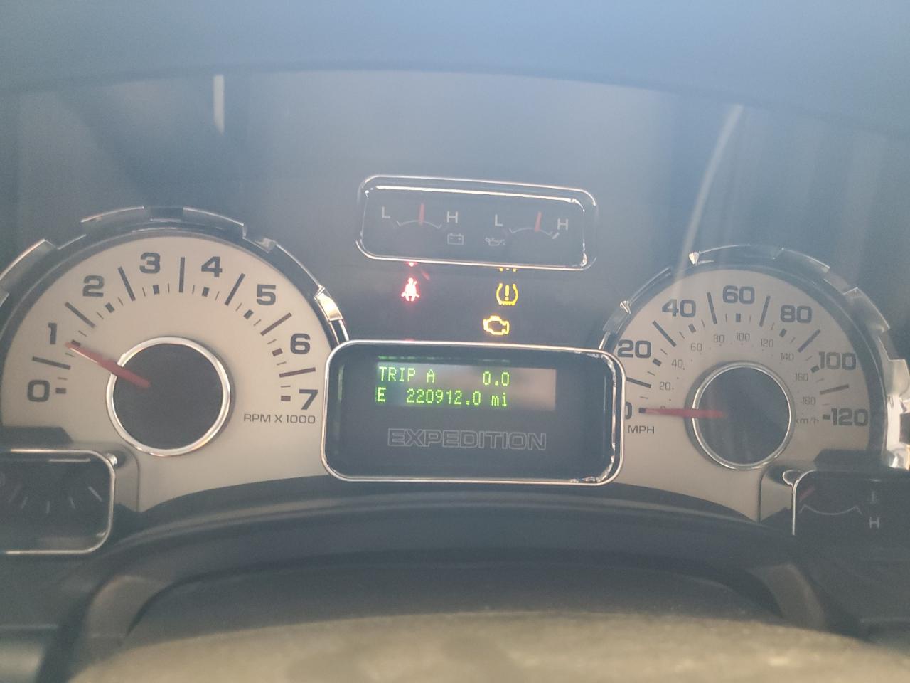 2007 Ford Expedition El Limited Brown vin: 1FMFK19507LA53973 Damage: Warning Light - Engine, On, Unacceptable