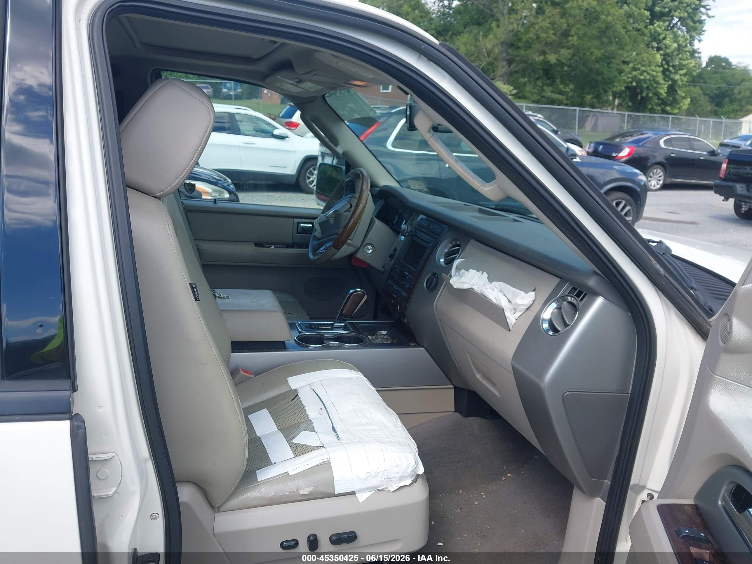 2007 Ford Expedition El Limited White vin: 1FMFK20557LA06103