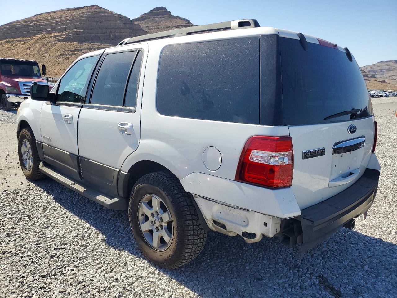 2007 Ford Expedition Xlt White vin: 1FMFU15507LA36638