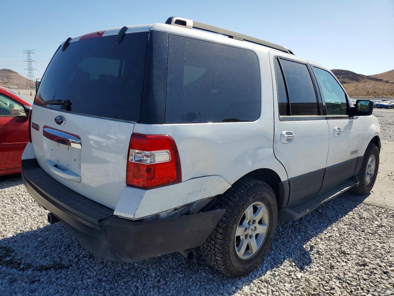 2007 Ford Expedition Xlt White vin: 1FMFU15507LA36638