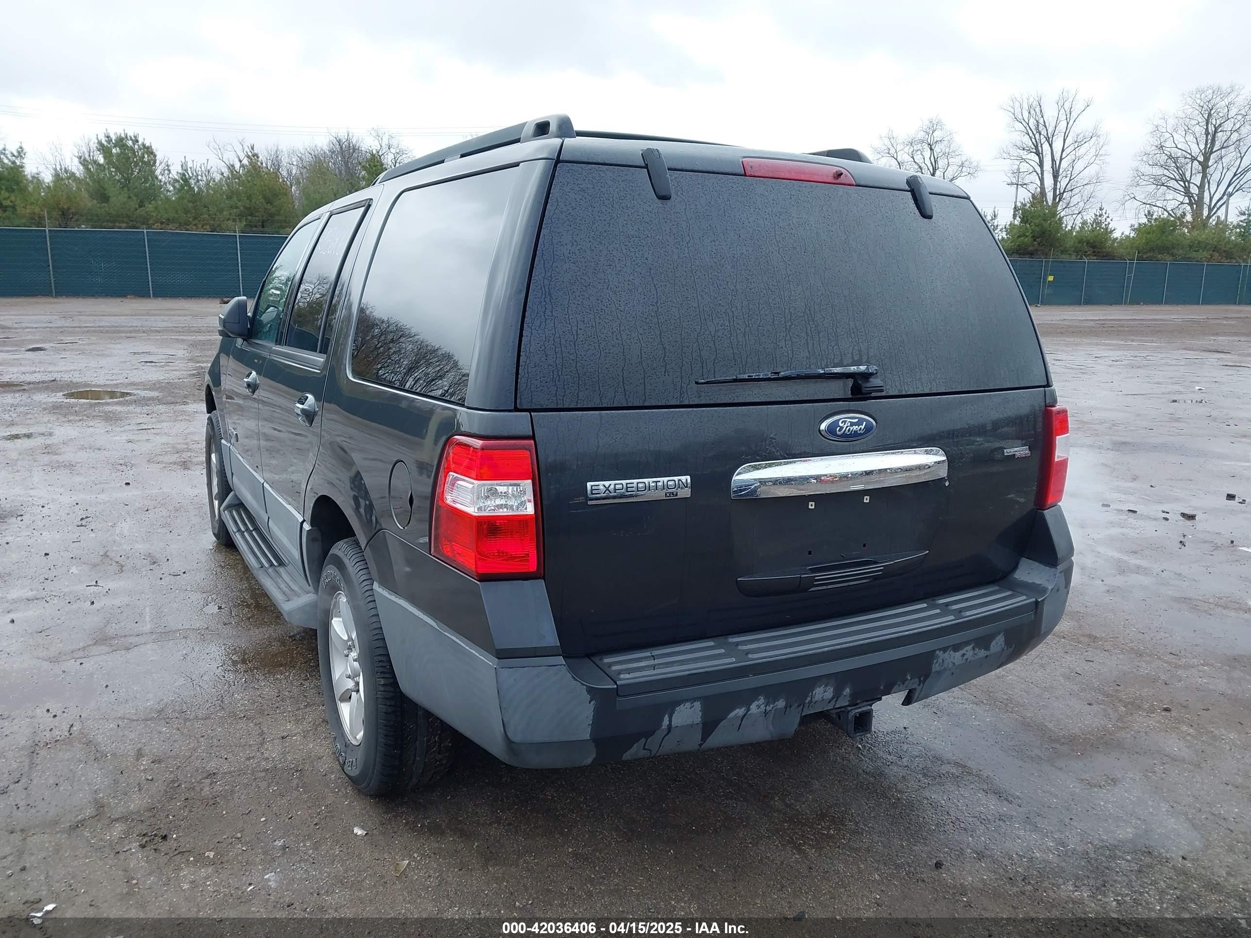 2007 Ford Expedition Xlt Gray vin: 1FMFU15507LA64326