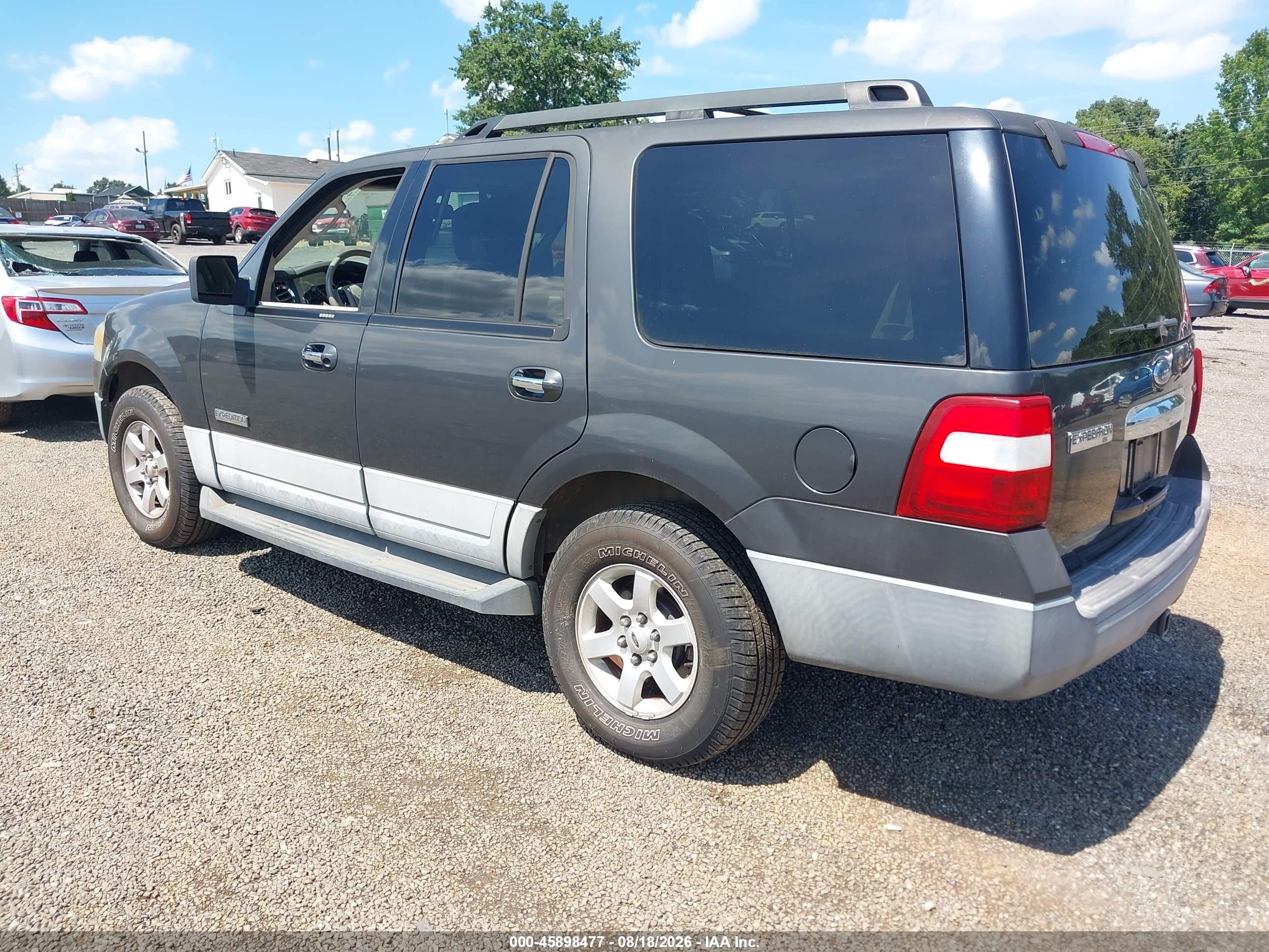 2007 Ford Expedition Xlt Коричневый vin: 1FMFU15507LA70384