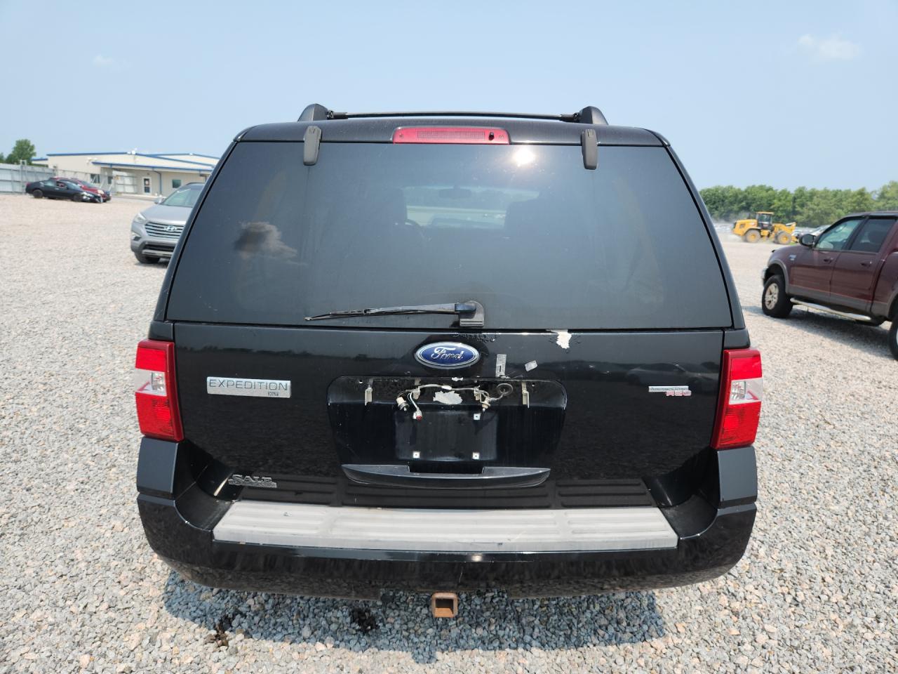 2008 Ford Expedition Xlt Black vin: 1FMFU15508LA40836