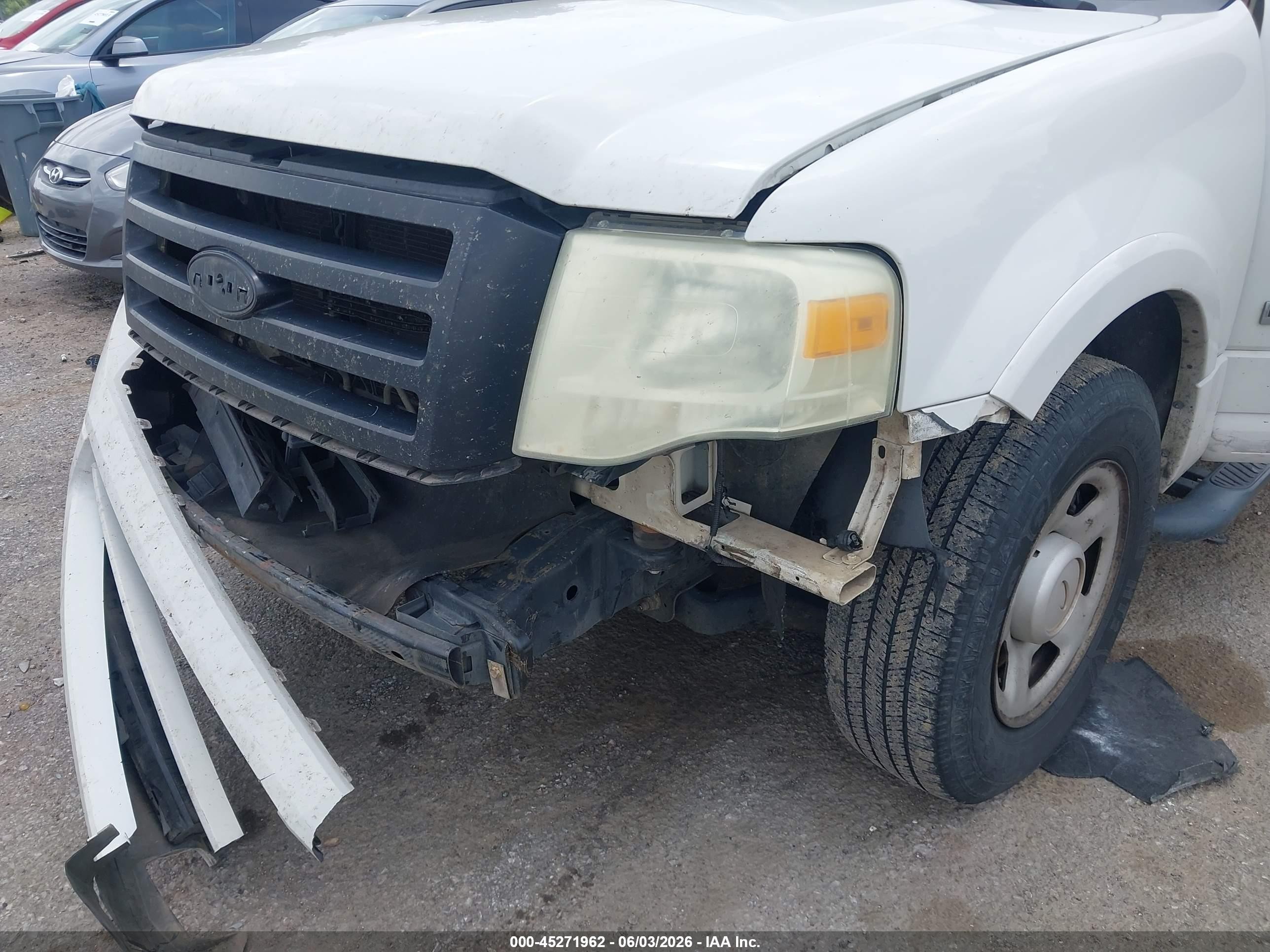 2008 Ford Expedition Xlt White vin: 1FMFU15508LA51156