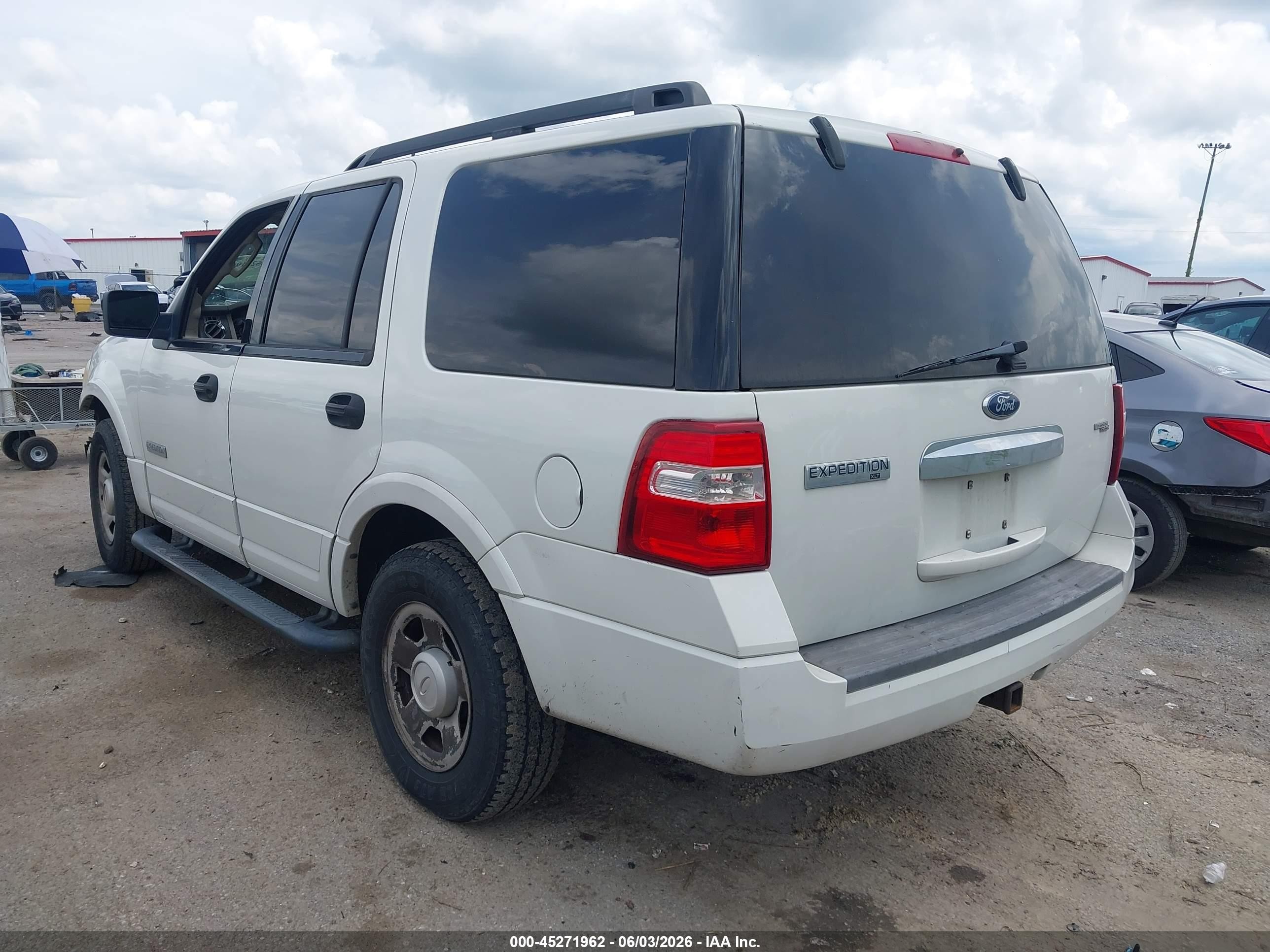 2008 Ford Expedition Xlt White vin: 1FMFU15508LA51156