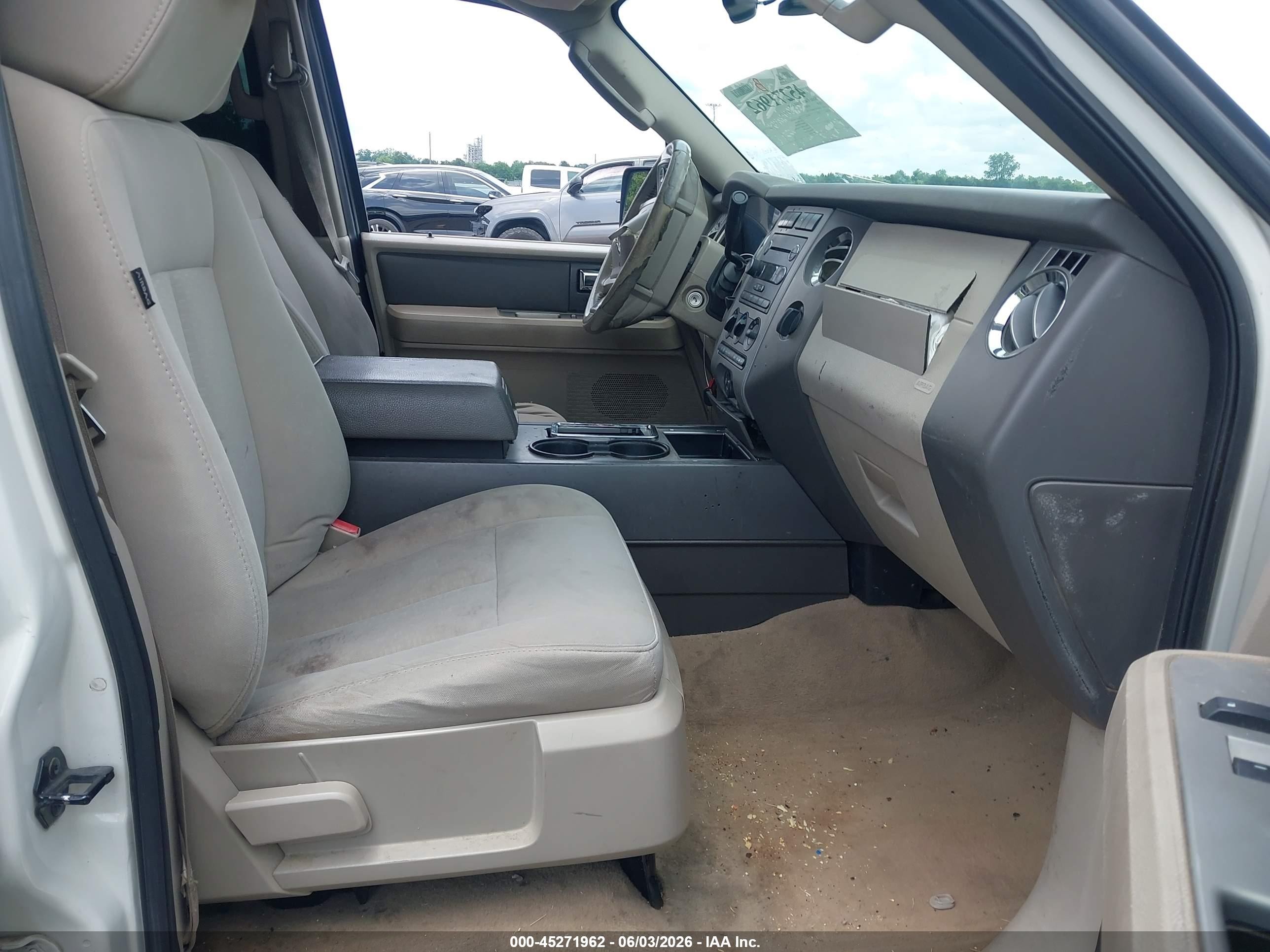 2008 Ford Expedition Xlt White vin: 1FMFU15508LA51156