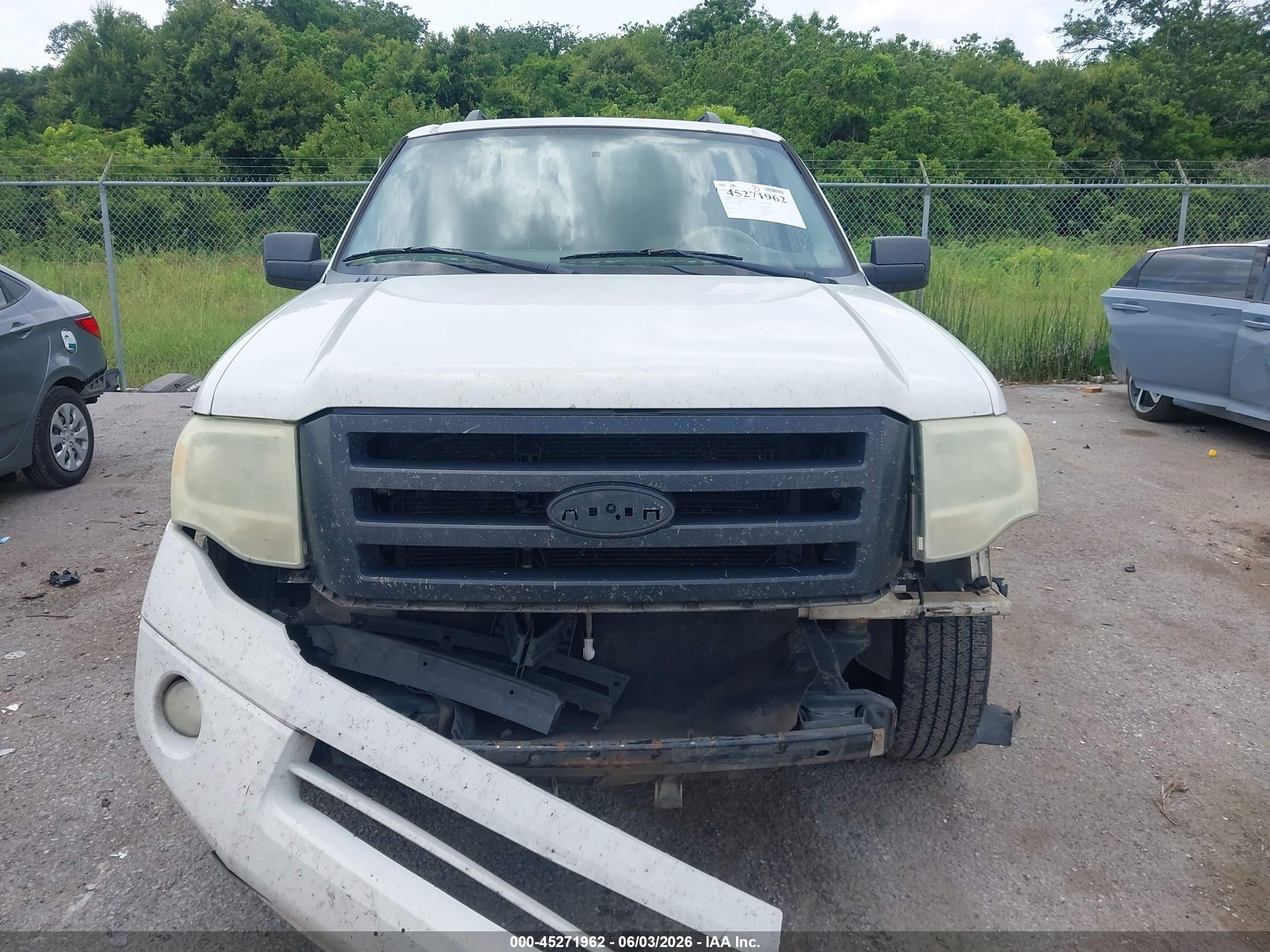 2008 Ford Expedition Xlt White vin: 1FMFU15508LA51156