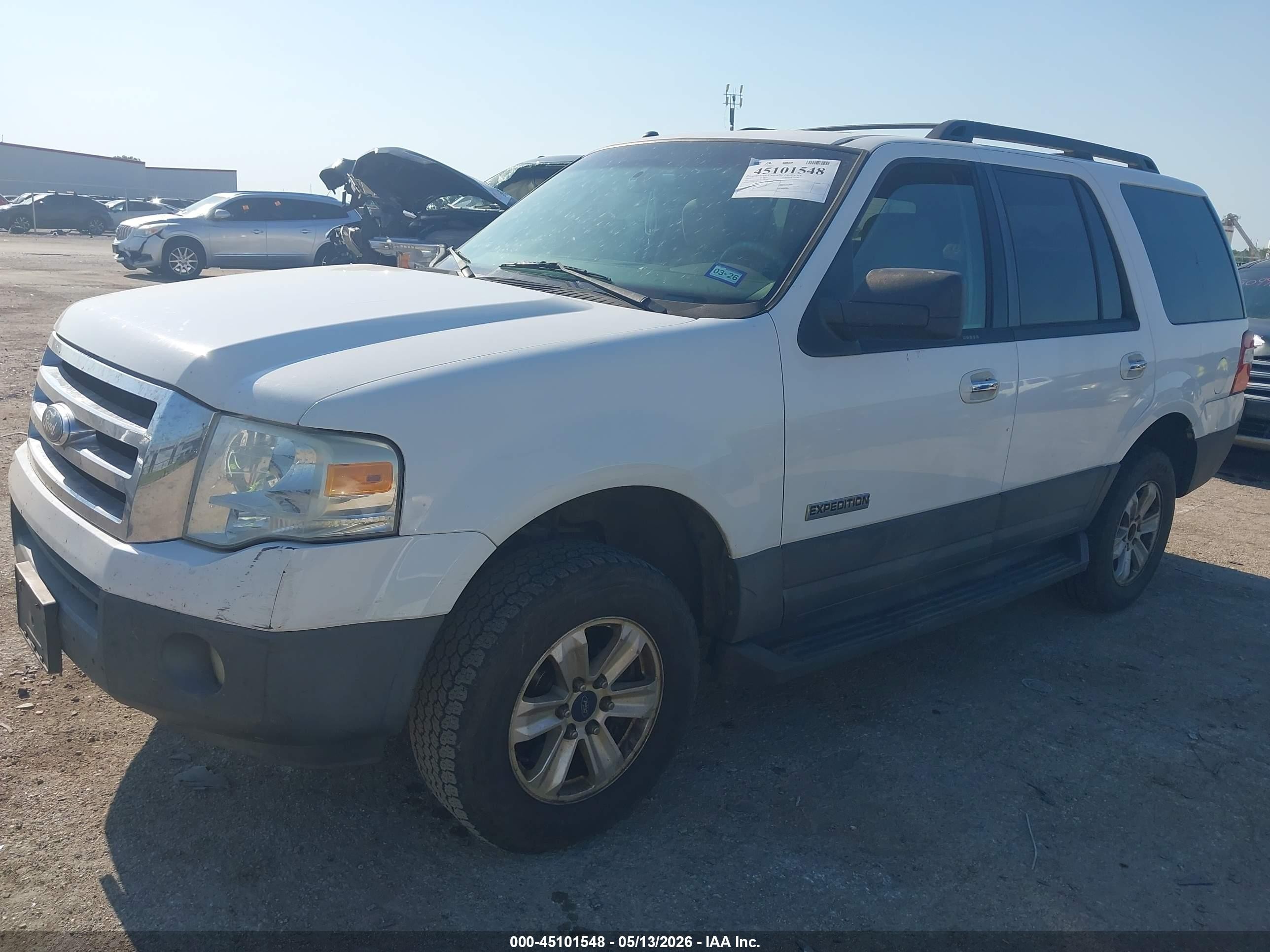 2007 Ford Expedition Xlt White vin: 1FMFU15517LA08489