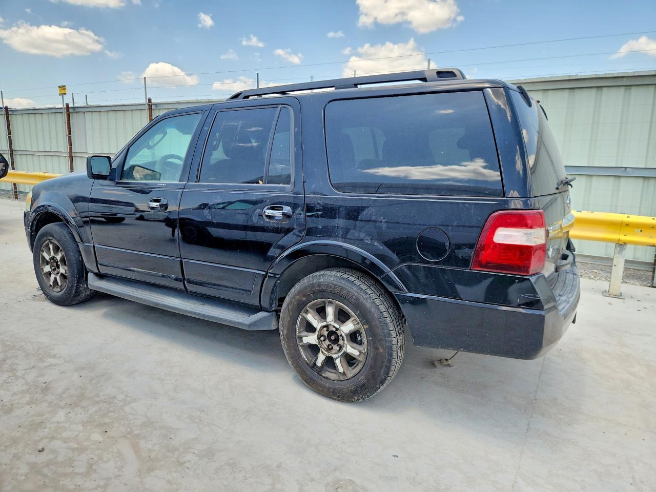 2009 Ford Expedition Xlt Black vin: 1FMFU15519LA00539