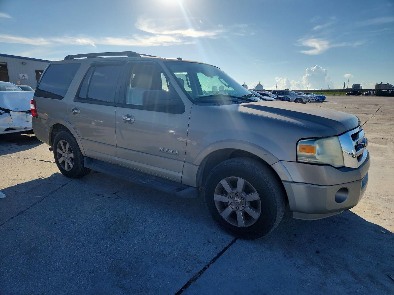 2008 Ford Expedition Xlt Tan vin: 1FMFU15528LA12987
