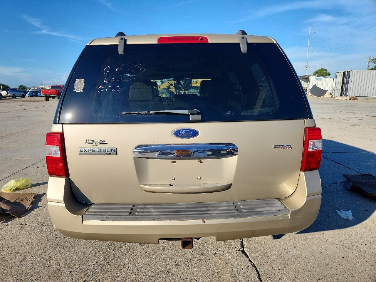 2008 Ford Expedition Xlt Tan vin: 1FMFU15528LA12987