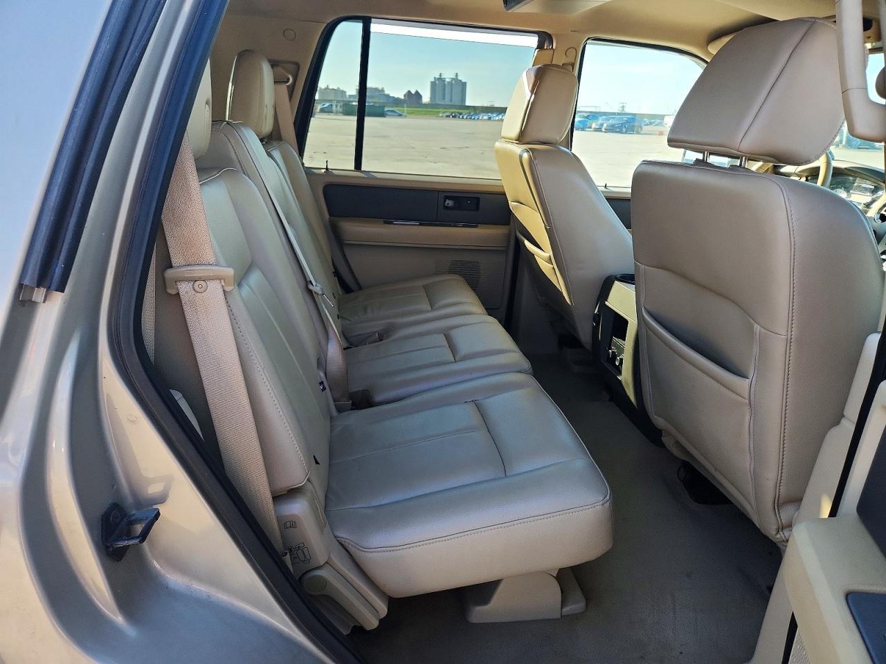 2008 Ford Expedition Xlt Tan vin: 1FMFU15528LA12987