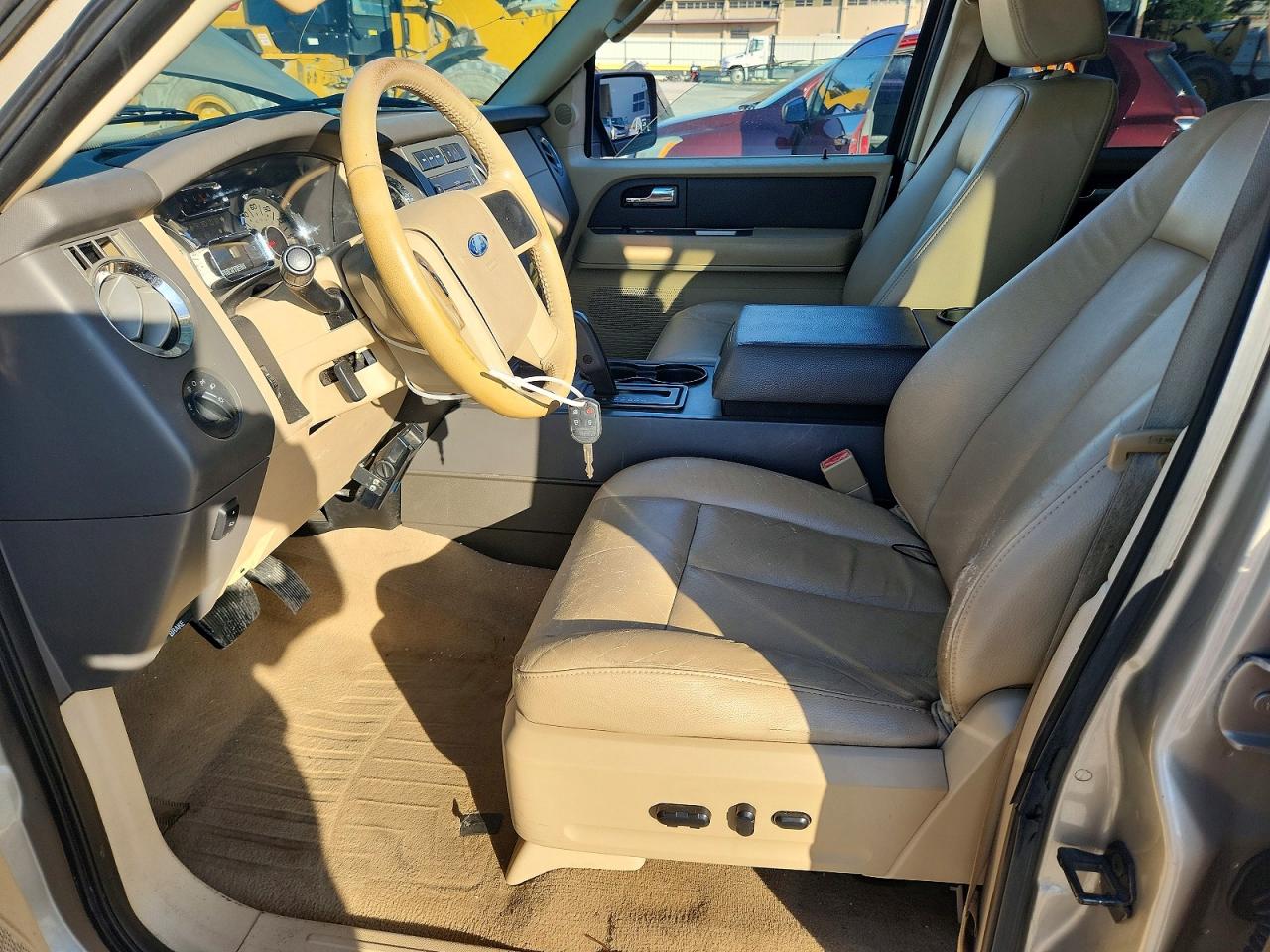 2008 Ford Expedition Xlt Tan vin: 1FMFU15528LA12987