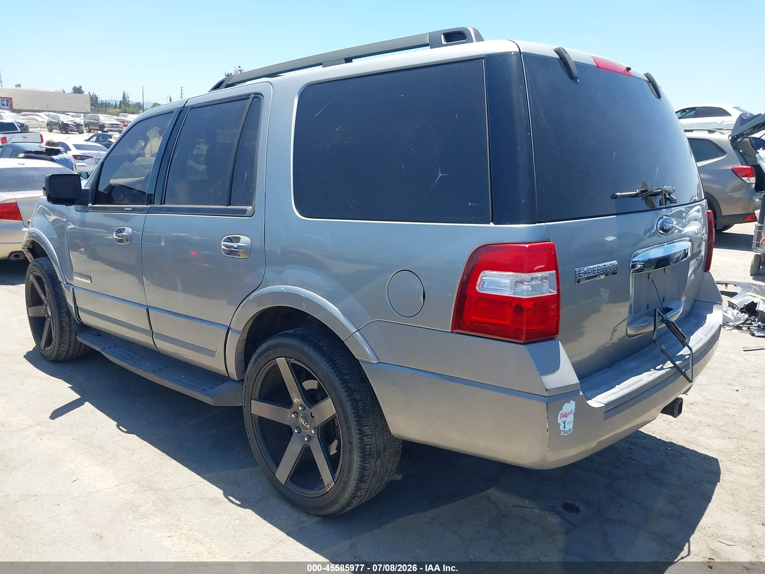 2008 Ford Expedition Xlt Silver vin: 1FMFU15528LA17154