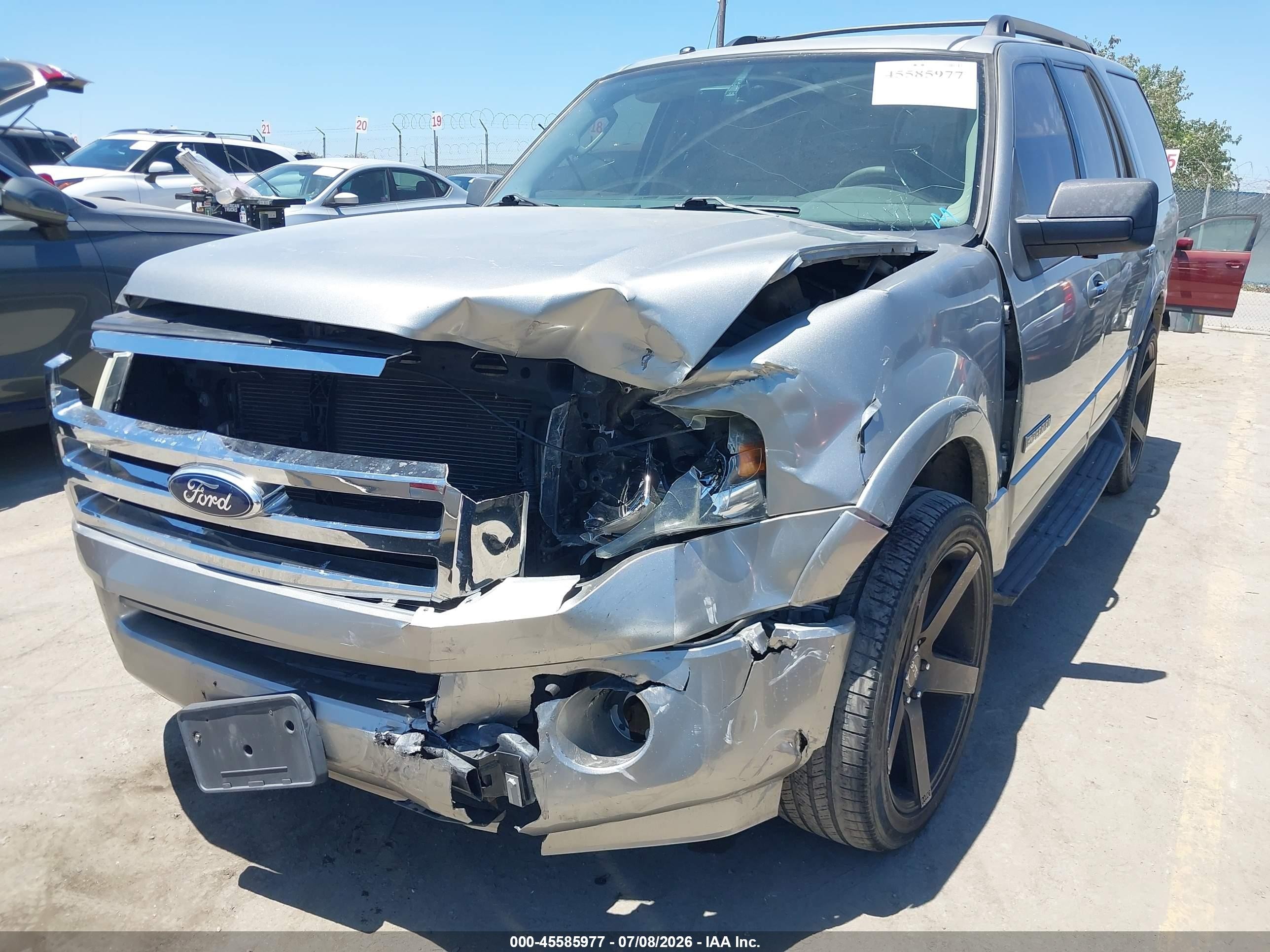 2008 Ford Expedition Xlt Silver vin: 1FMFU15528LA17154