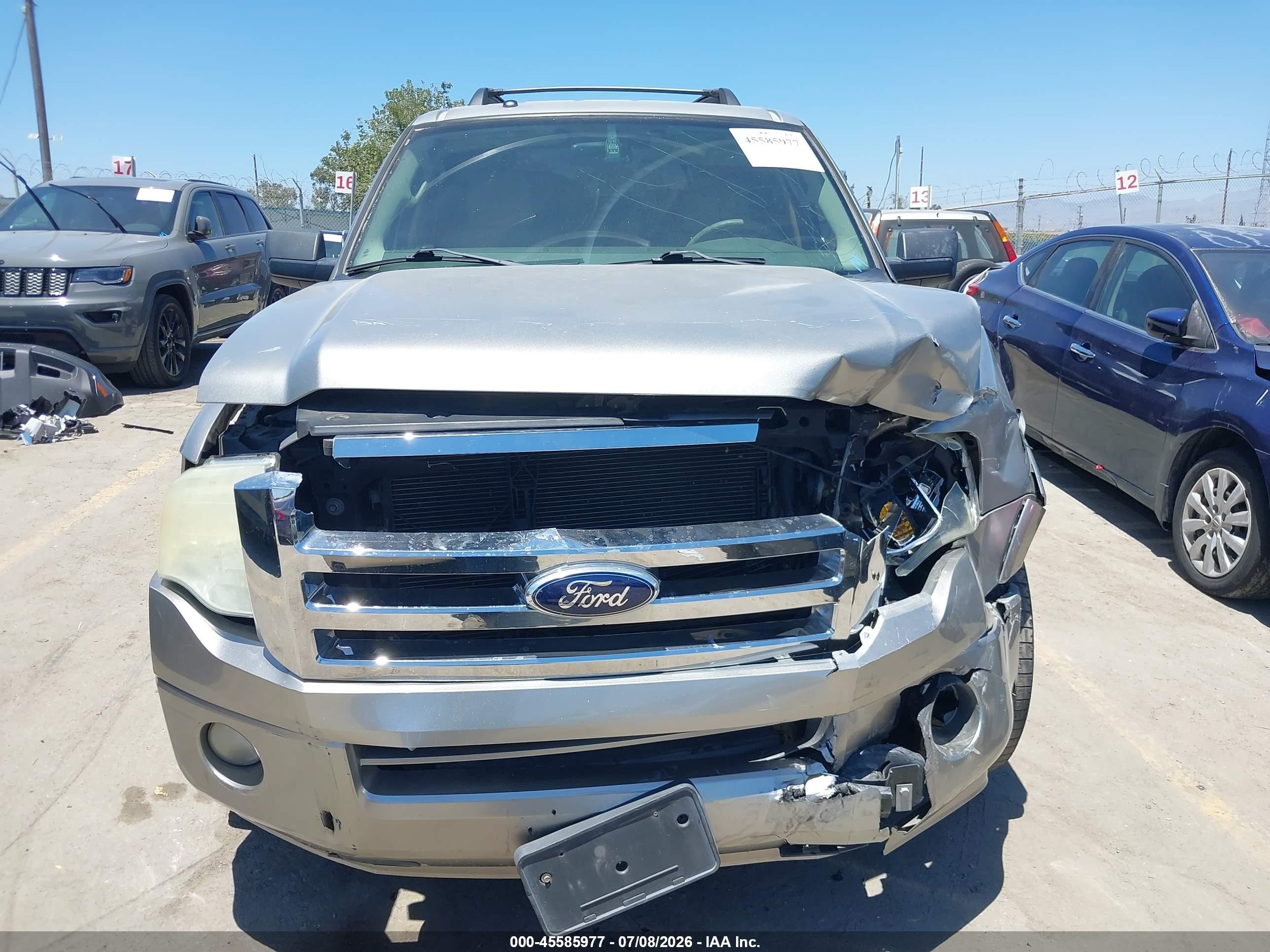 2008 Ford Expedition Xlt Silver vin: 1FMFU15528LA17154