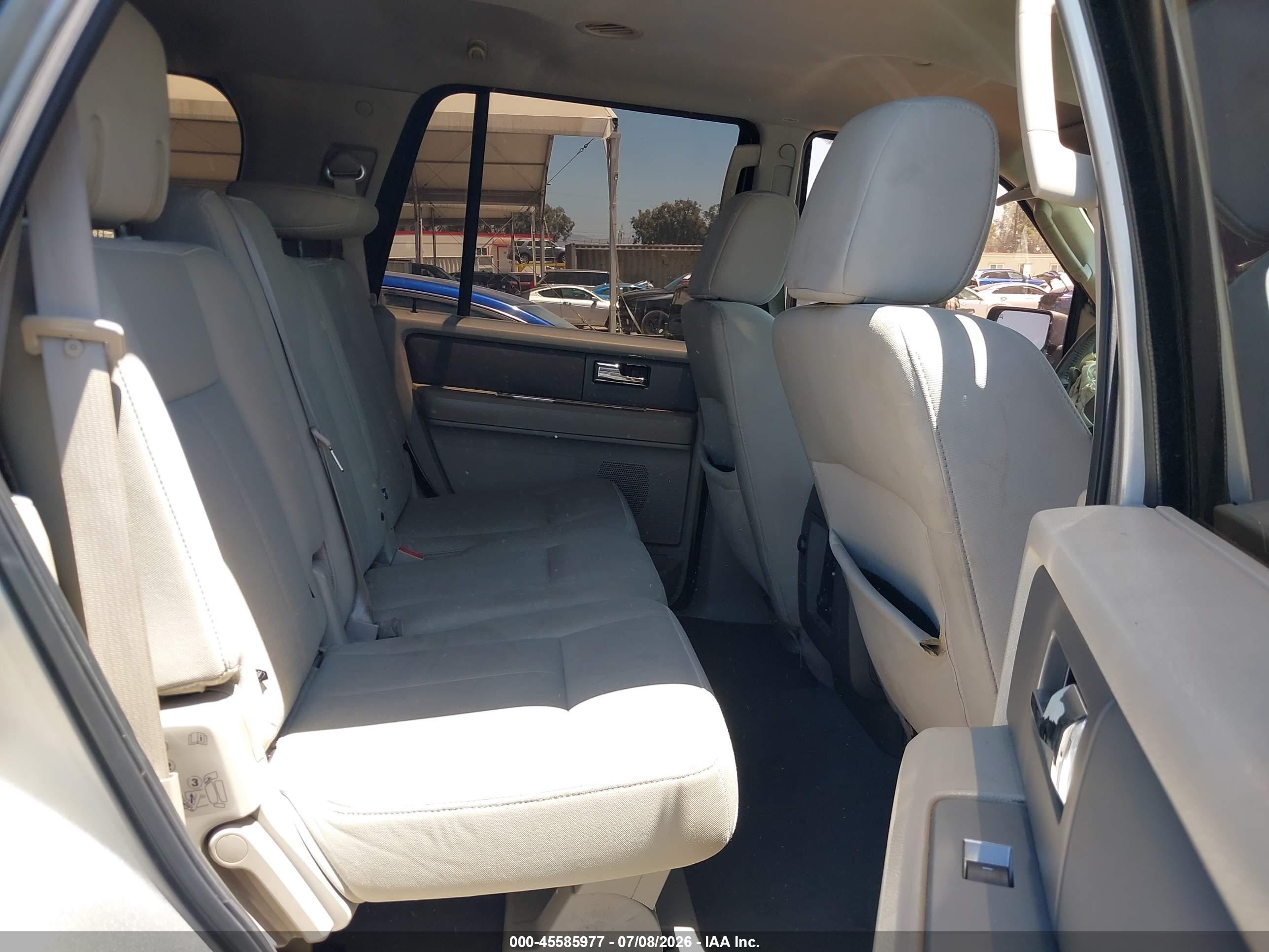 2008 Ford Expedition Xlt Silver vin: 1FMFU15528LA17154