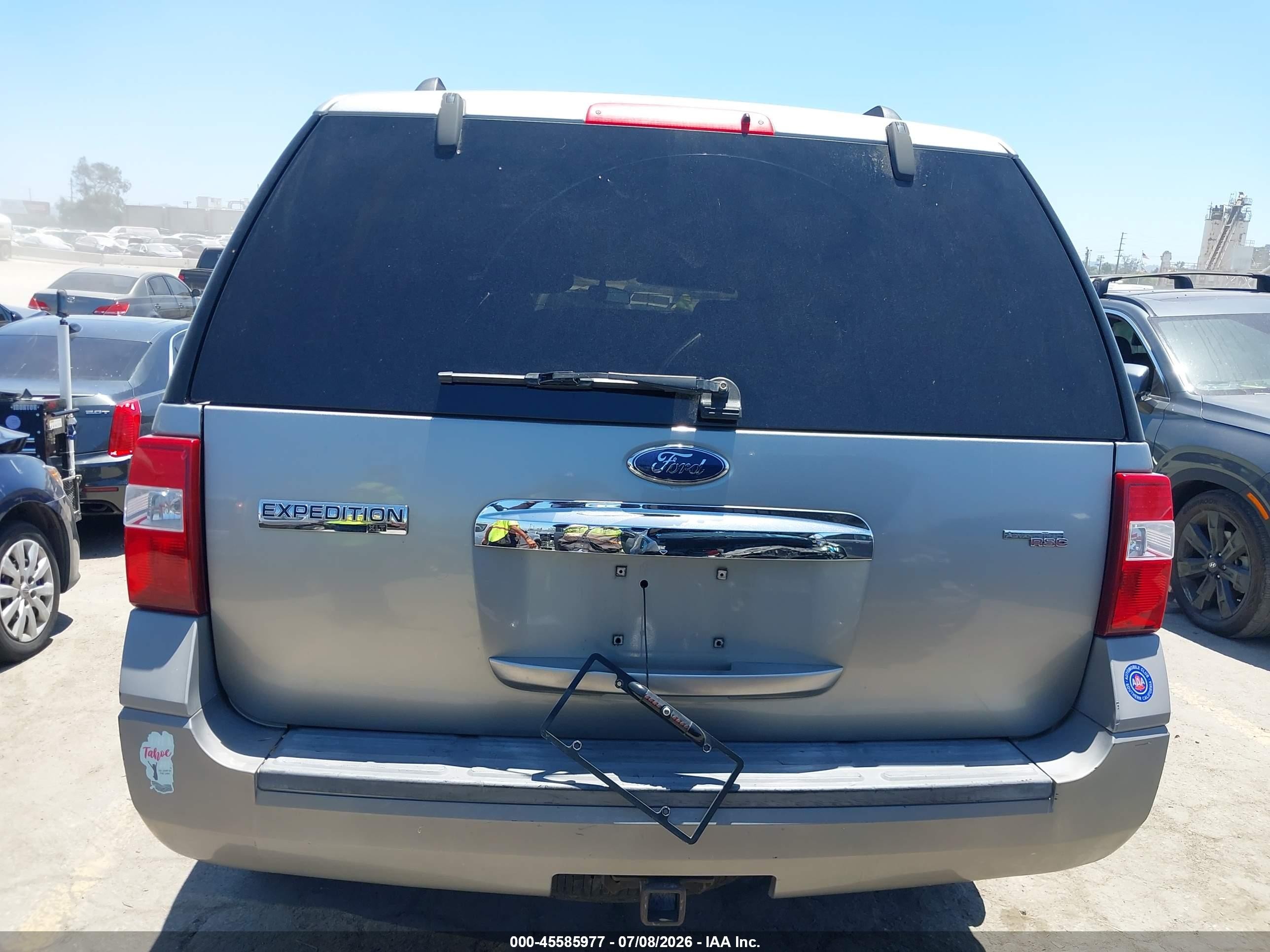 2008 Ford Expedition Xlt Silver vin: 1FMFU15528LA17154