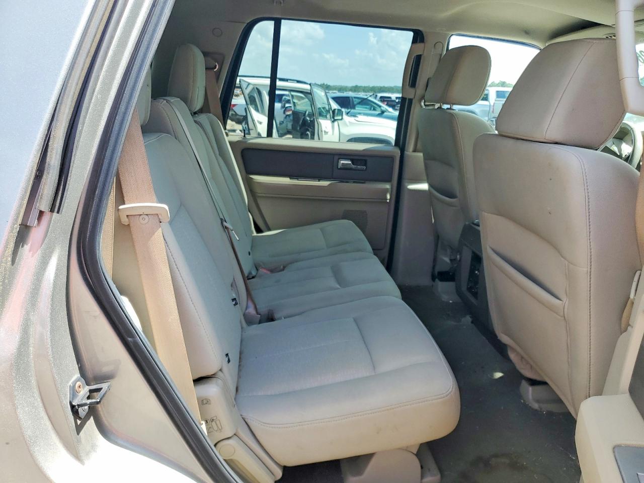2008 Ford Expedition Xlt Серебряный vin: 1FMFU15538LA29877