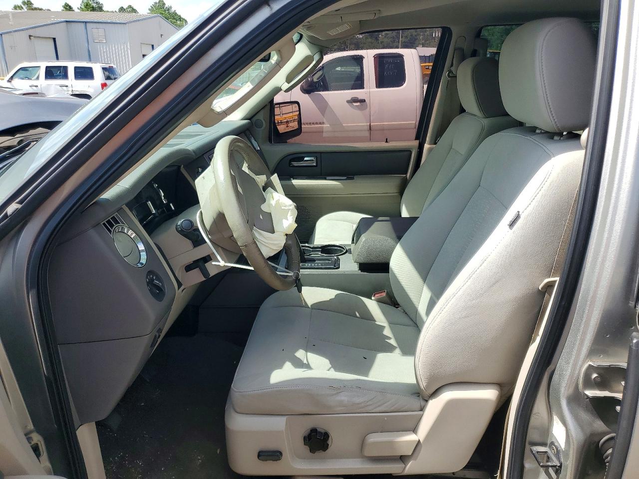 2008 Ford Expedition Xlt Серебряный vin: 1FMFU15538LA29877