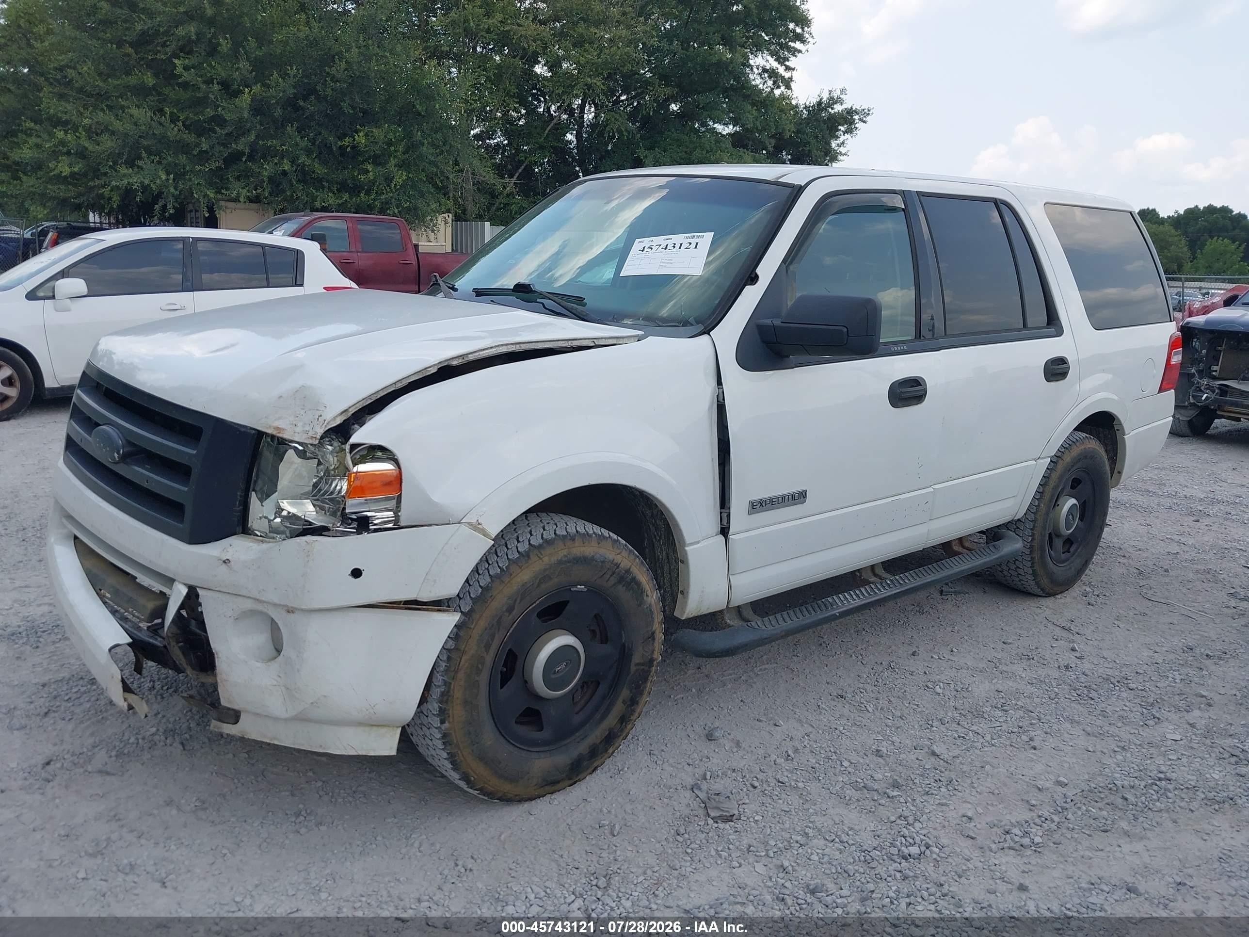 2008 Ford Expedition Xlt Белый vin: 1FMFU15538LA49675
